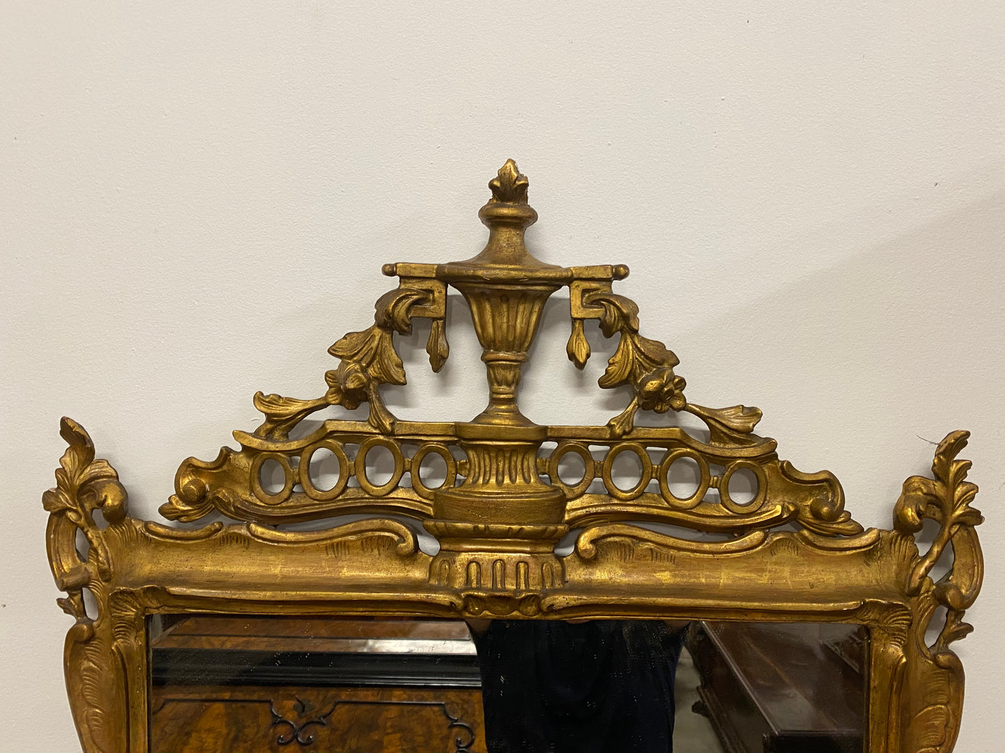 Specchiera lombarda impero in legno intagliato, dorato XIX secolo
