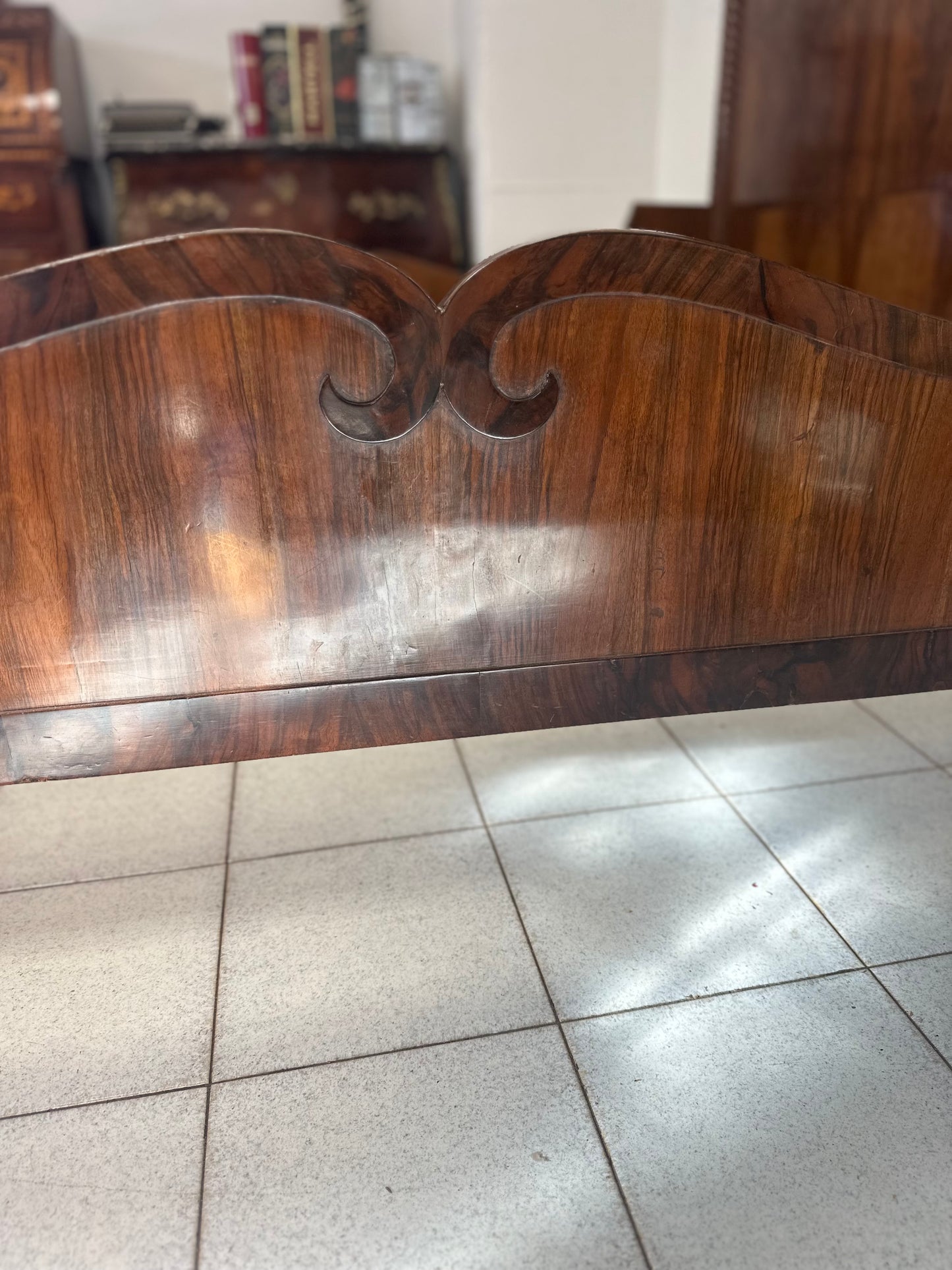 Letto matrimoniale Lombardo Carlo X primi 800 Emilia bologna. Restaurato