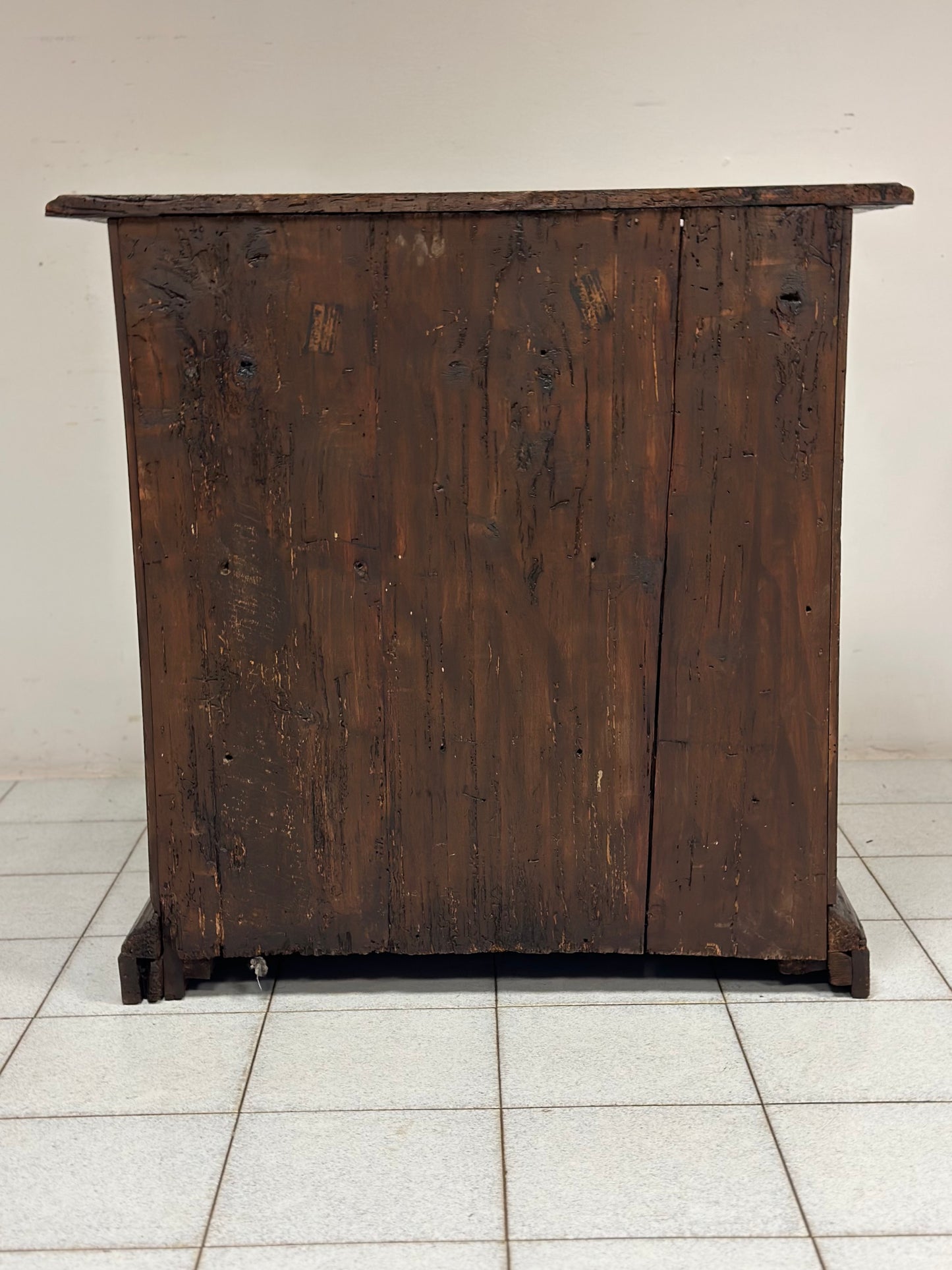 Buffettone a tre cassetti. Emilia XVII secolo