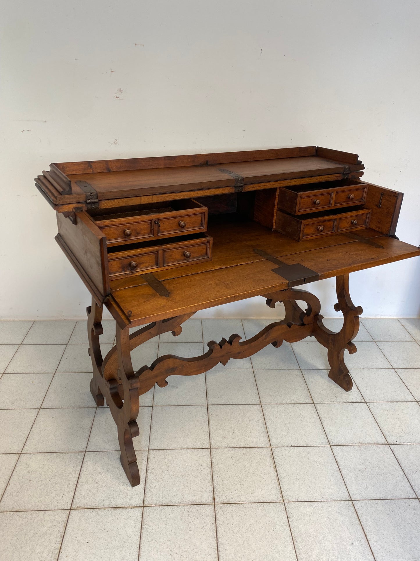 Scrivania Luigi XIV San Filippo fine 600