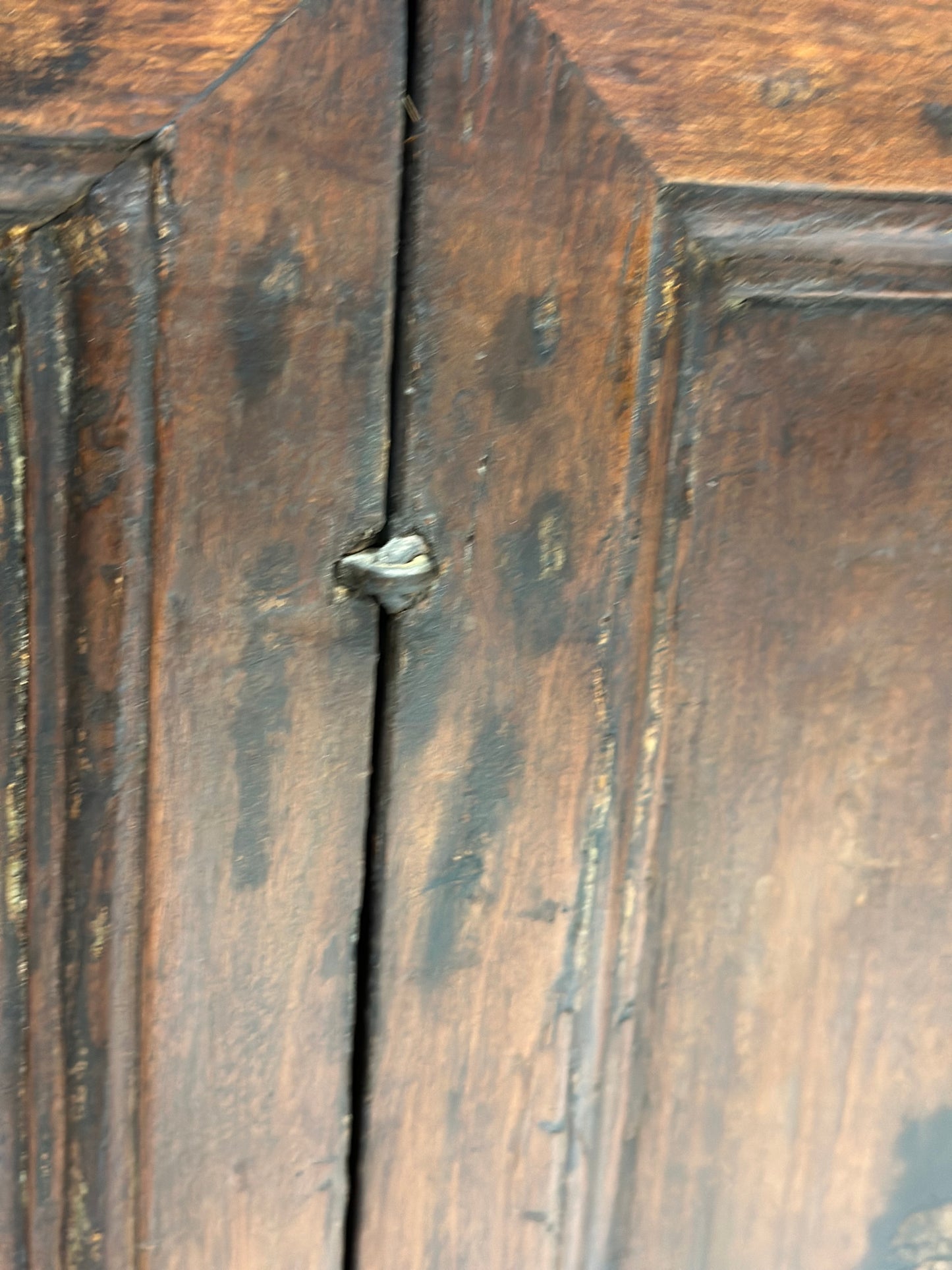 Credenza rustica Luigi XIV . Emilia fine 600 inizio 700
