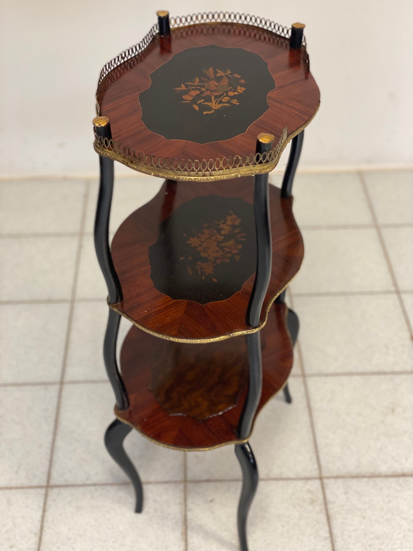 Etagere Napoleone III 800. Restaurato