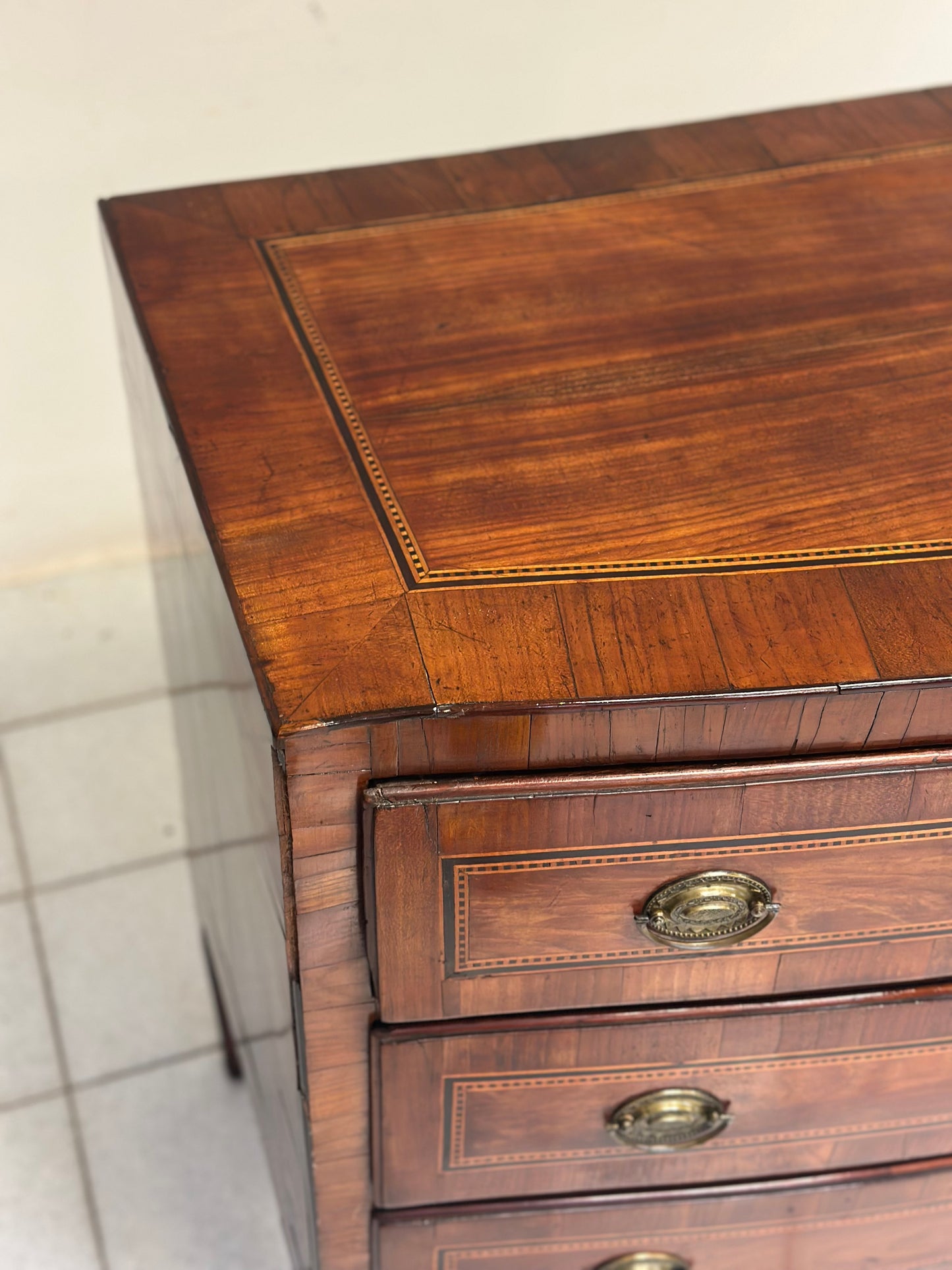 Cassettone a balestra . Verona/ Vicenza Luigi XVI. Fine 700