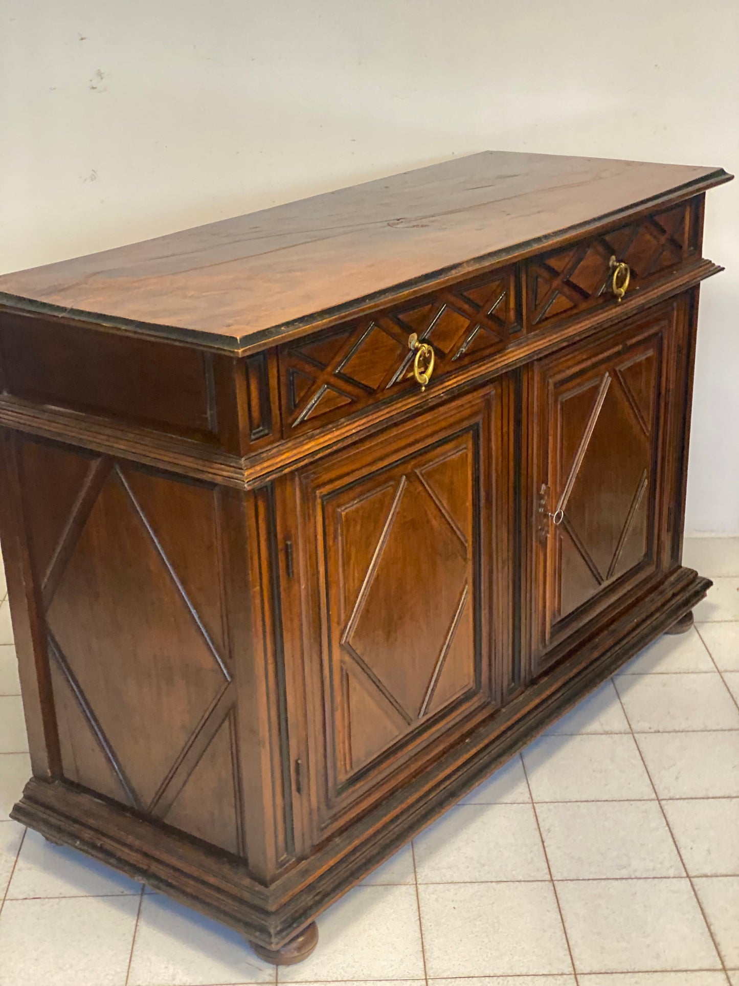 Credenza in noce Luigi XIV Lombardia Piemonte XVII secolo