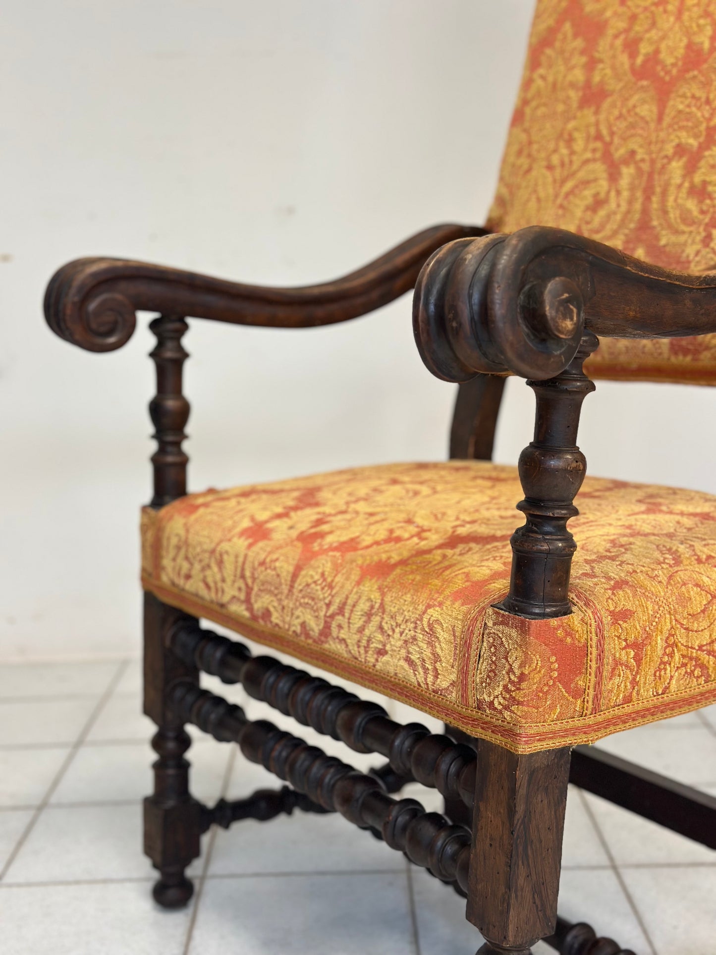 Trono seggiolone capotavola . Modena XVII secolo