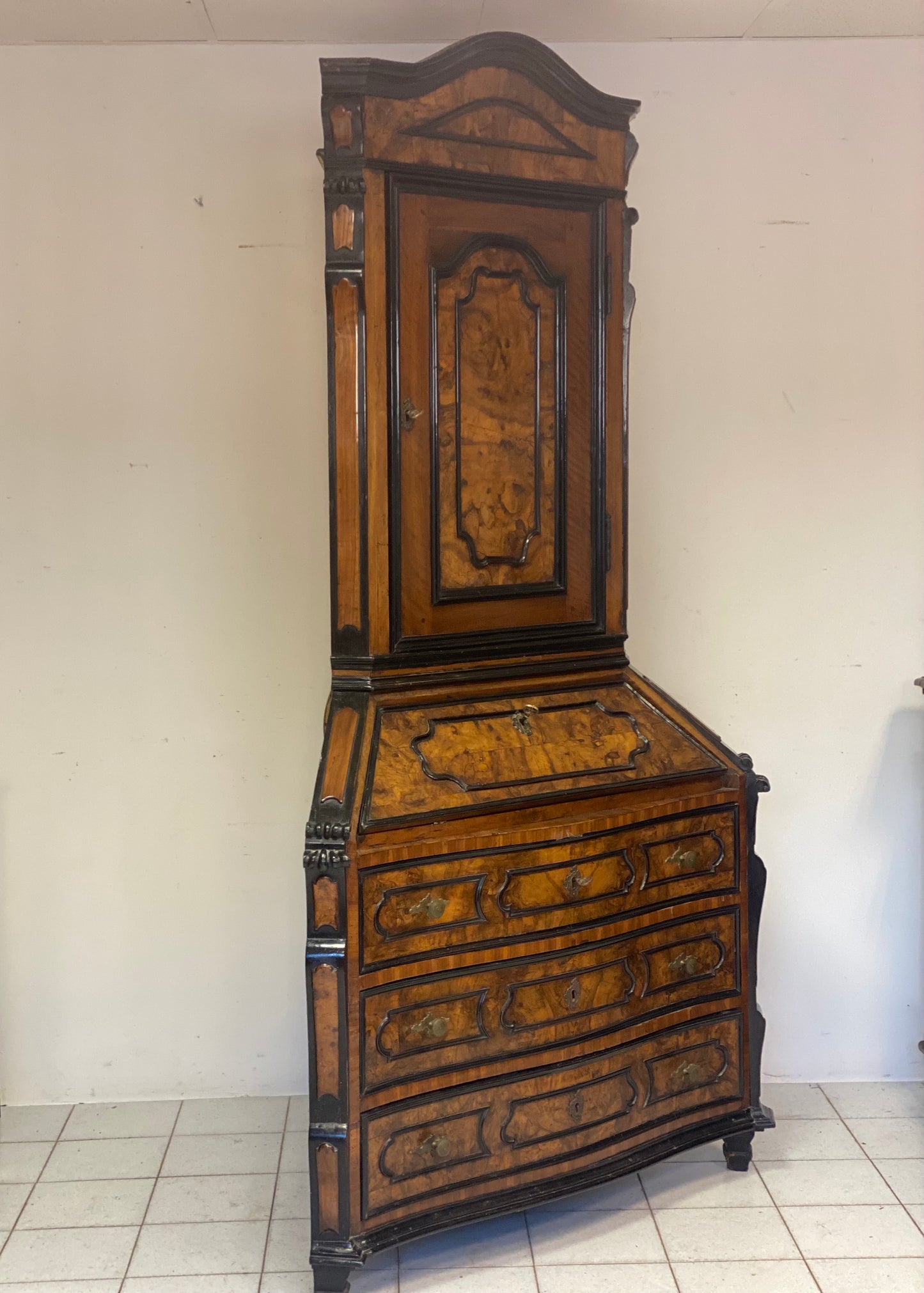 Trumeau Lombardo Luigi XV ad angolo . Milano primi 700