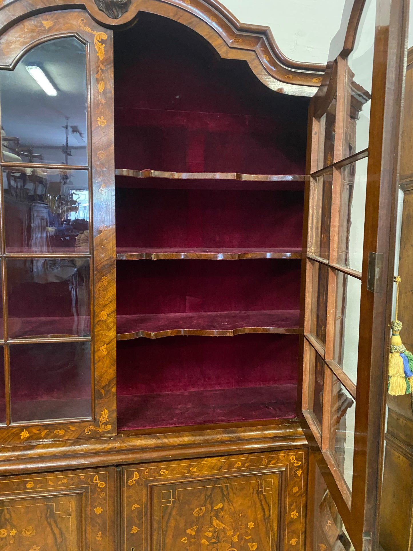 Credenza vetrina olandese .XIX secolo
