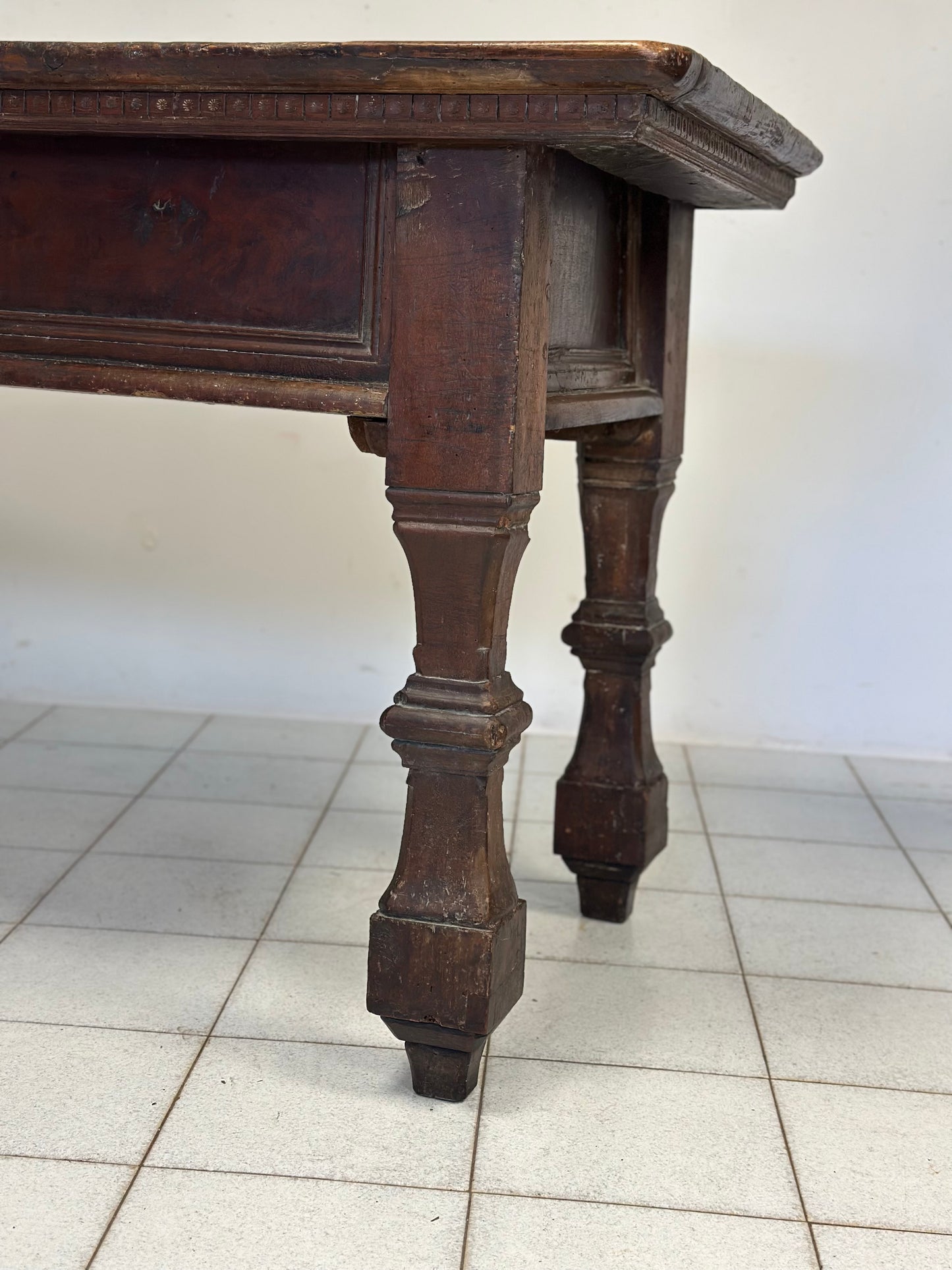 Tavolo scrittoio Luigi XIV . Lombardia inizio 600
