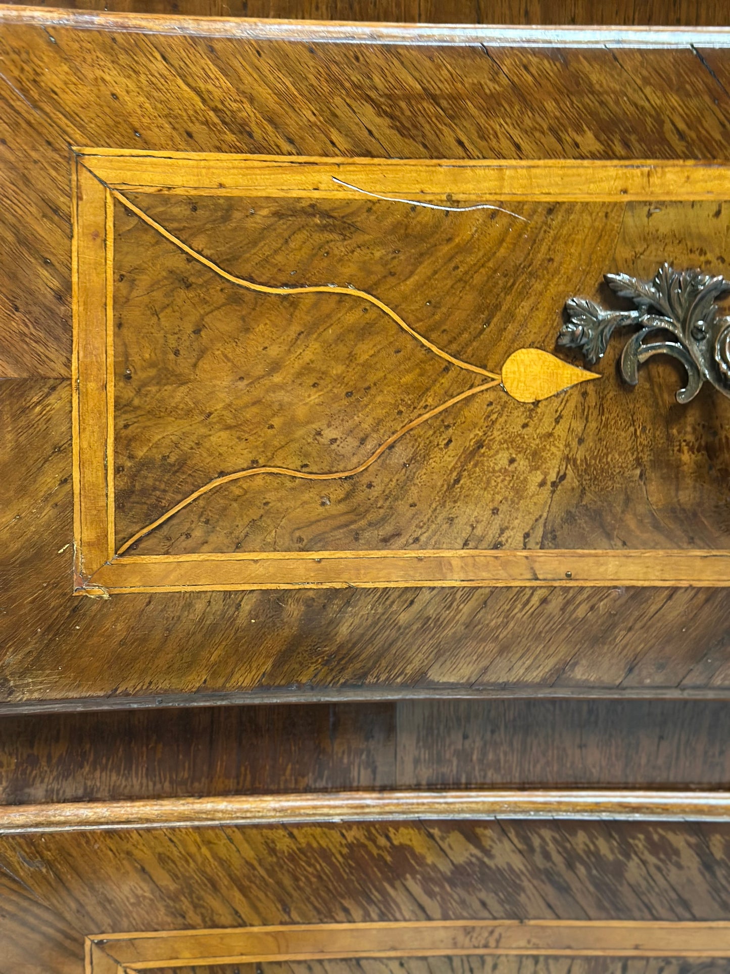 Cassettone Luigi XV . Napoli primi 700