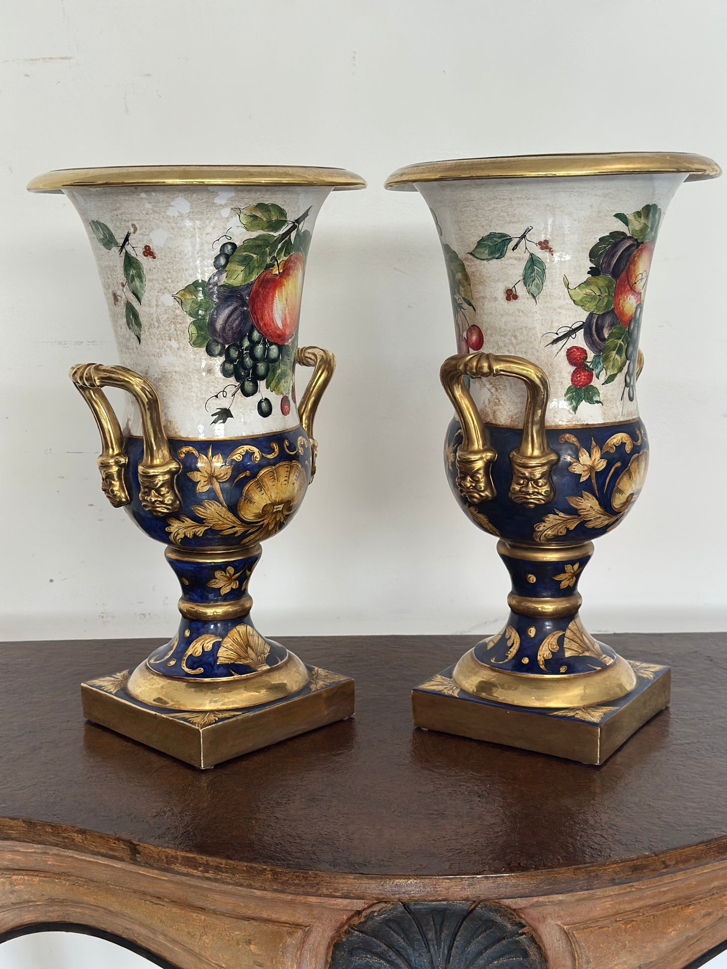 Coppia di Vasi Medicei . Batignani XX secolo 51 cm