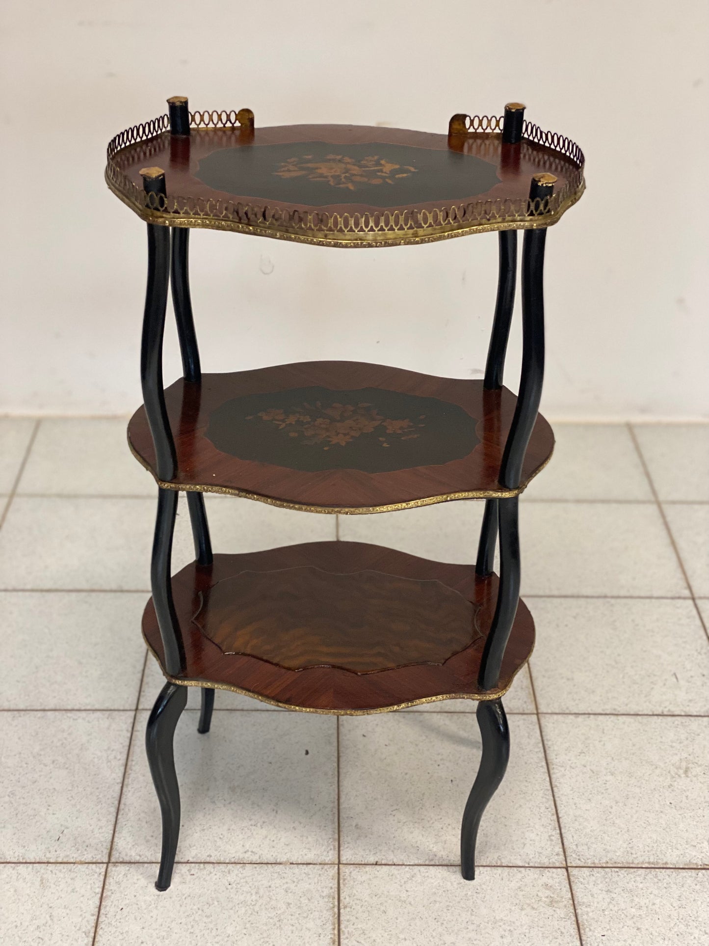 Etagere Napoleone III 800. Restaurato