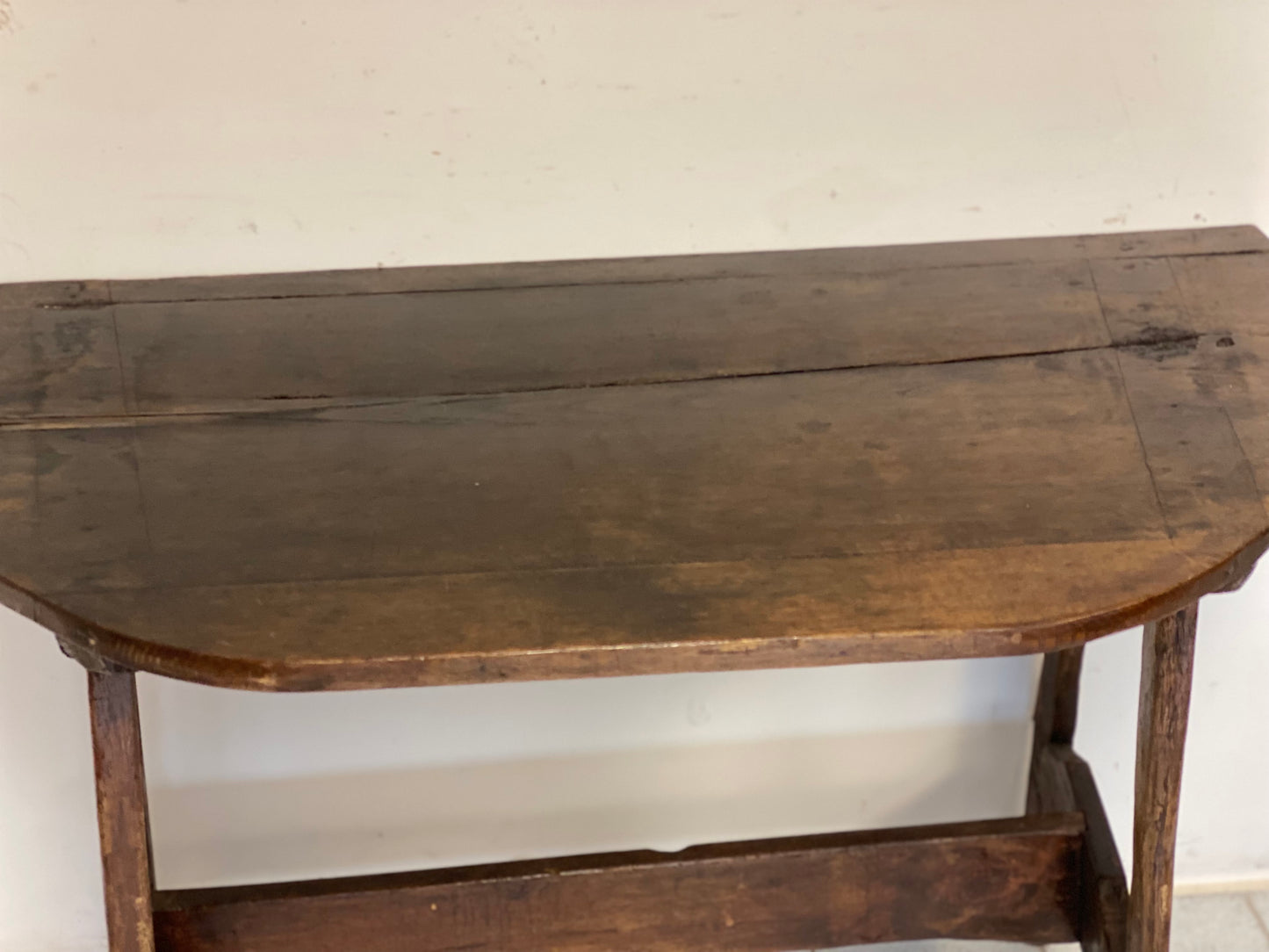Consolle mezzo tavolo . XVIII secolo