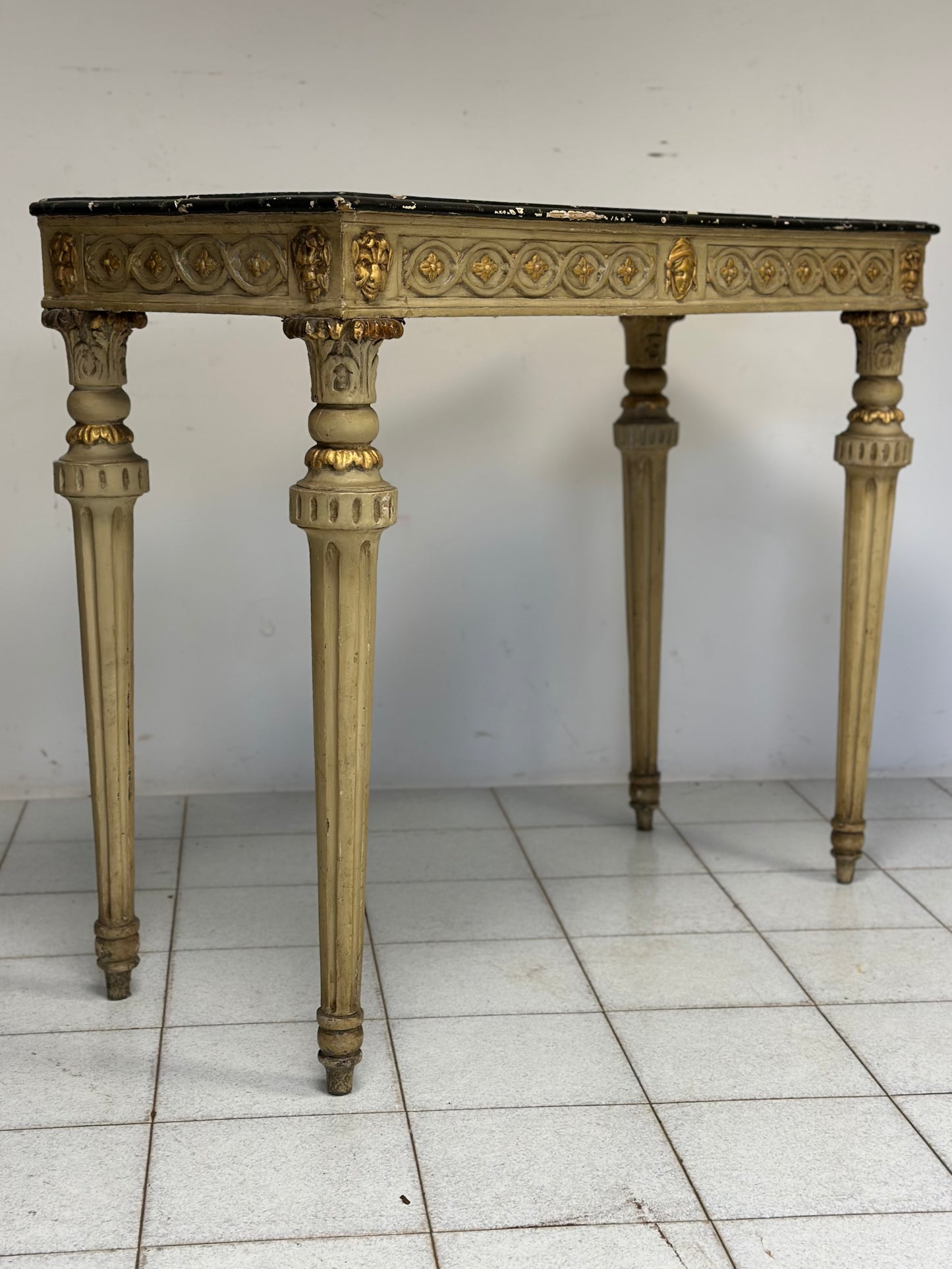 Consolles Luigi XIV in lacca e oro . Marche XVIII secolo