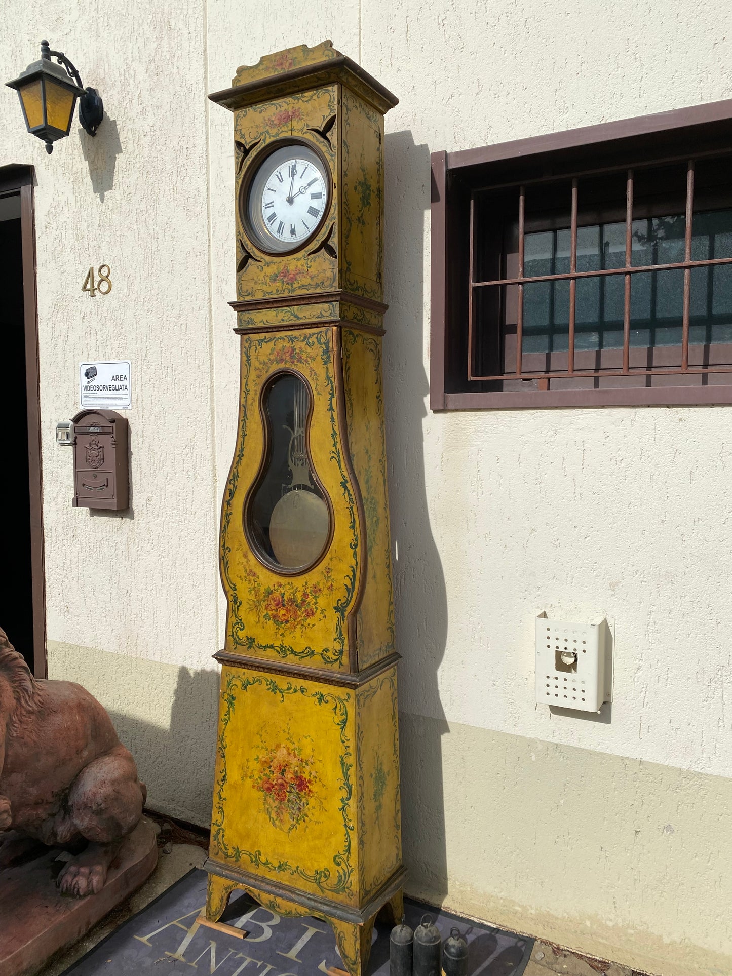 Orologio a pendolo laccato dipinto . Venezia primi 800