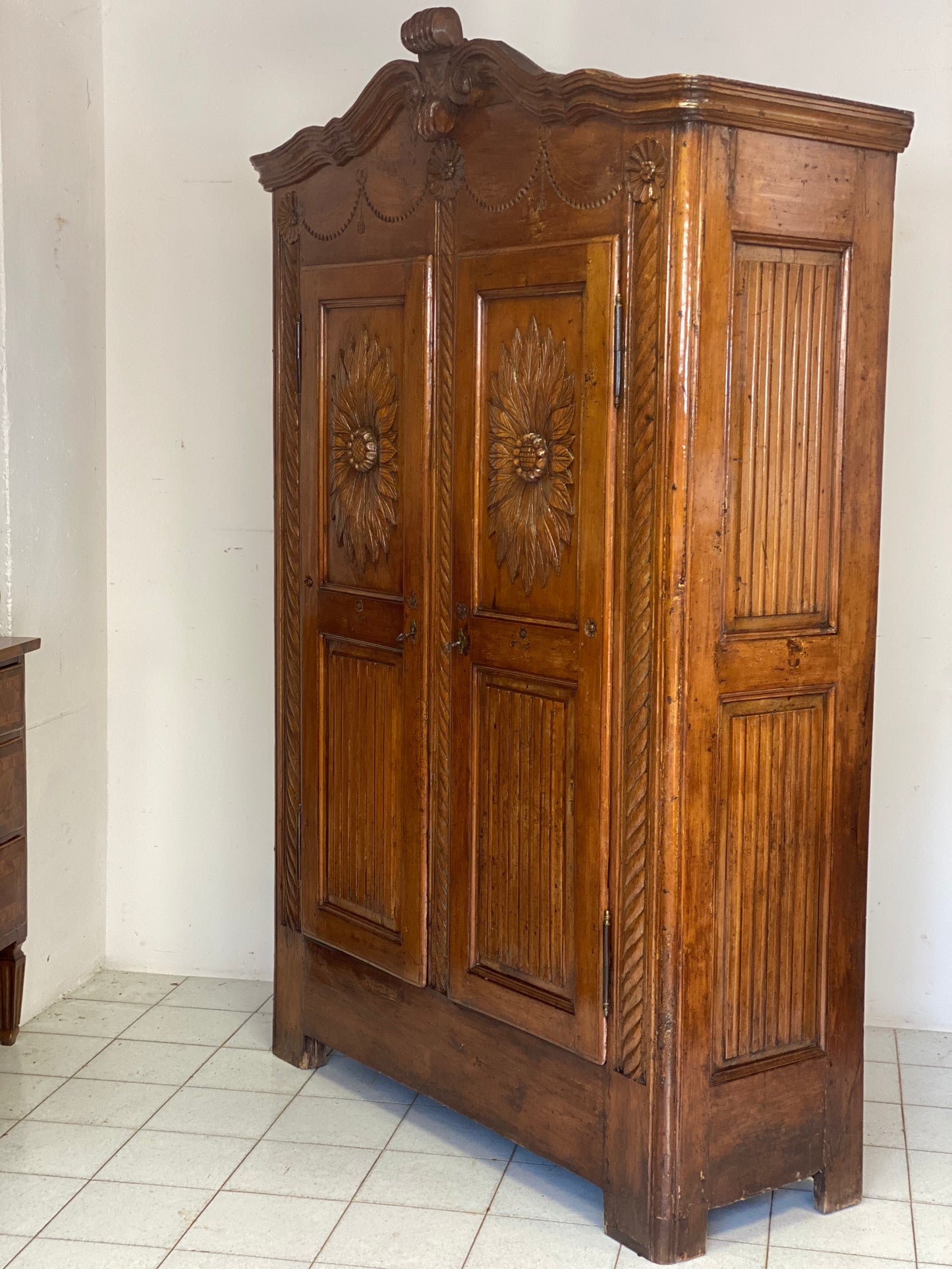 Louis XV wardrobe / cabinet. Piedmont 18th century
