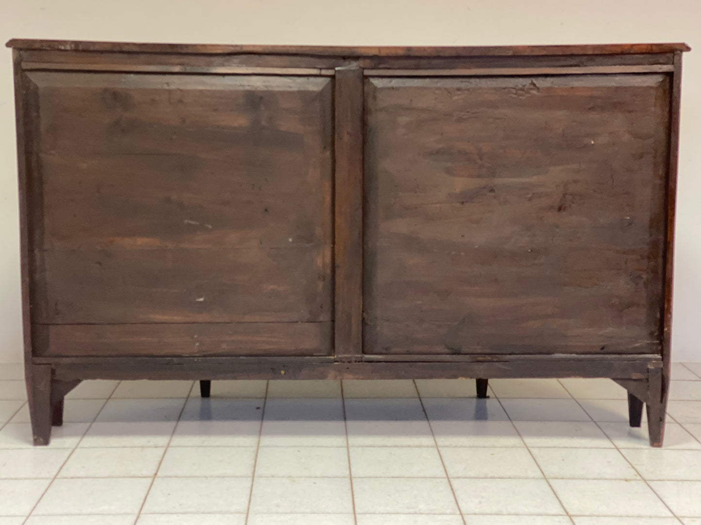 Credenza scantonata in ciliegio inizio XIX secolo .restaurata