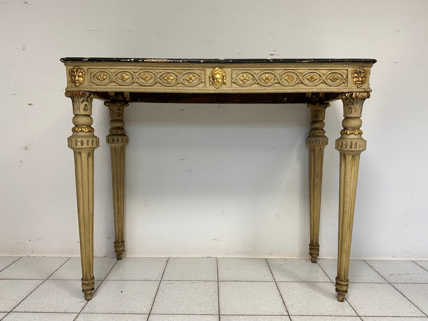 Consolles Luigi XIV in lacca e oro . Marche XVIII secolo