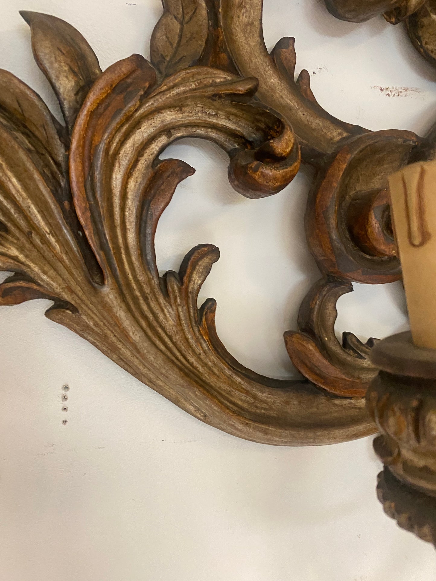 Candeliere applique da muro in legno intagliato e argentato . Metà 800