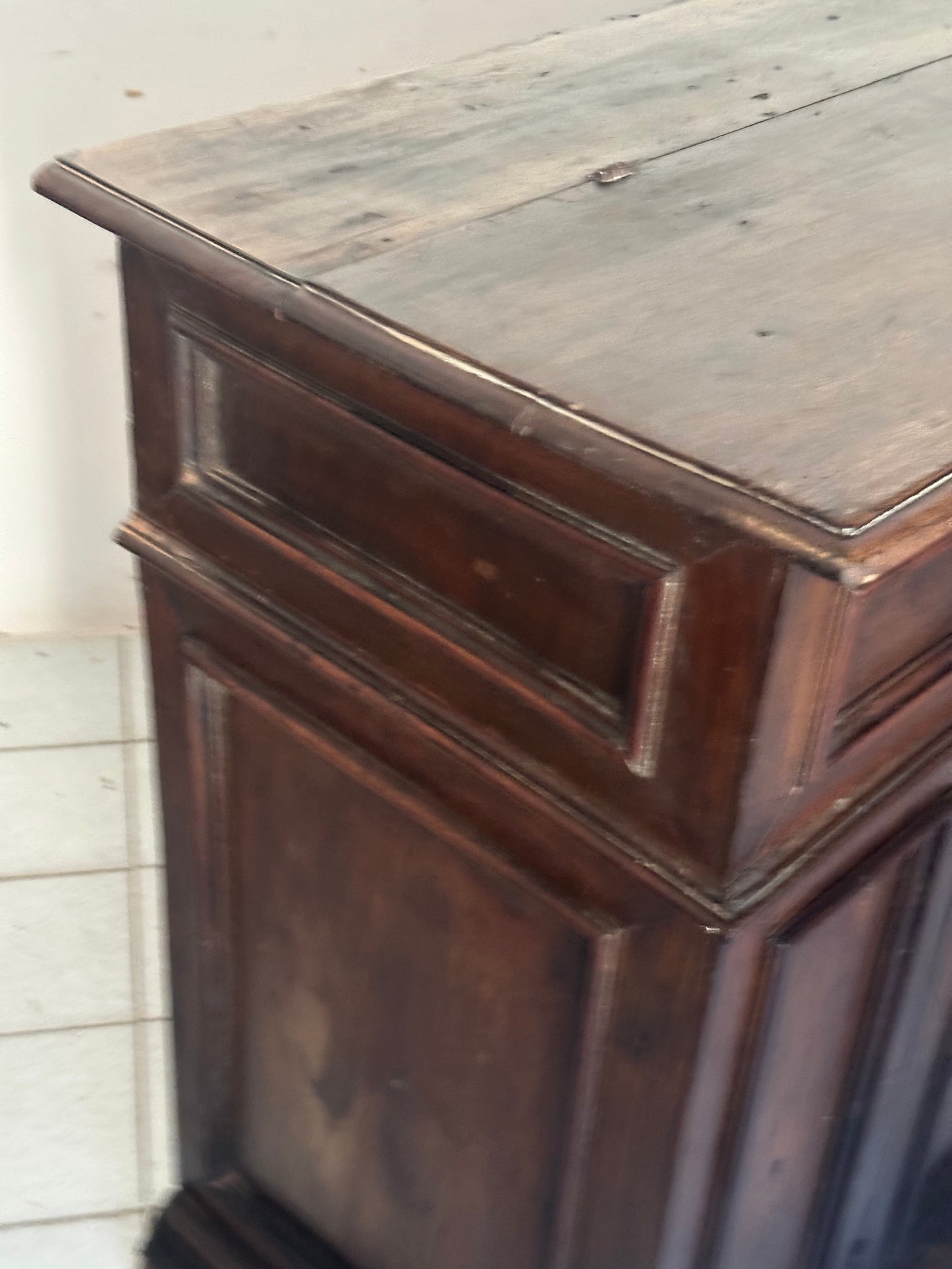 Credenza Emilia in noce fine 600