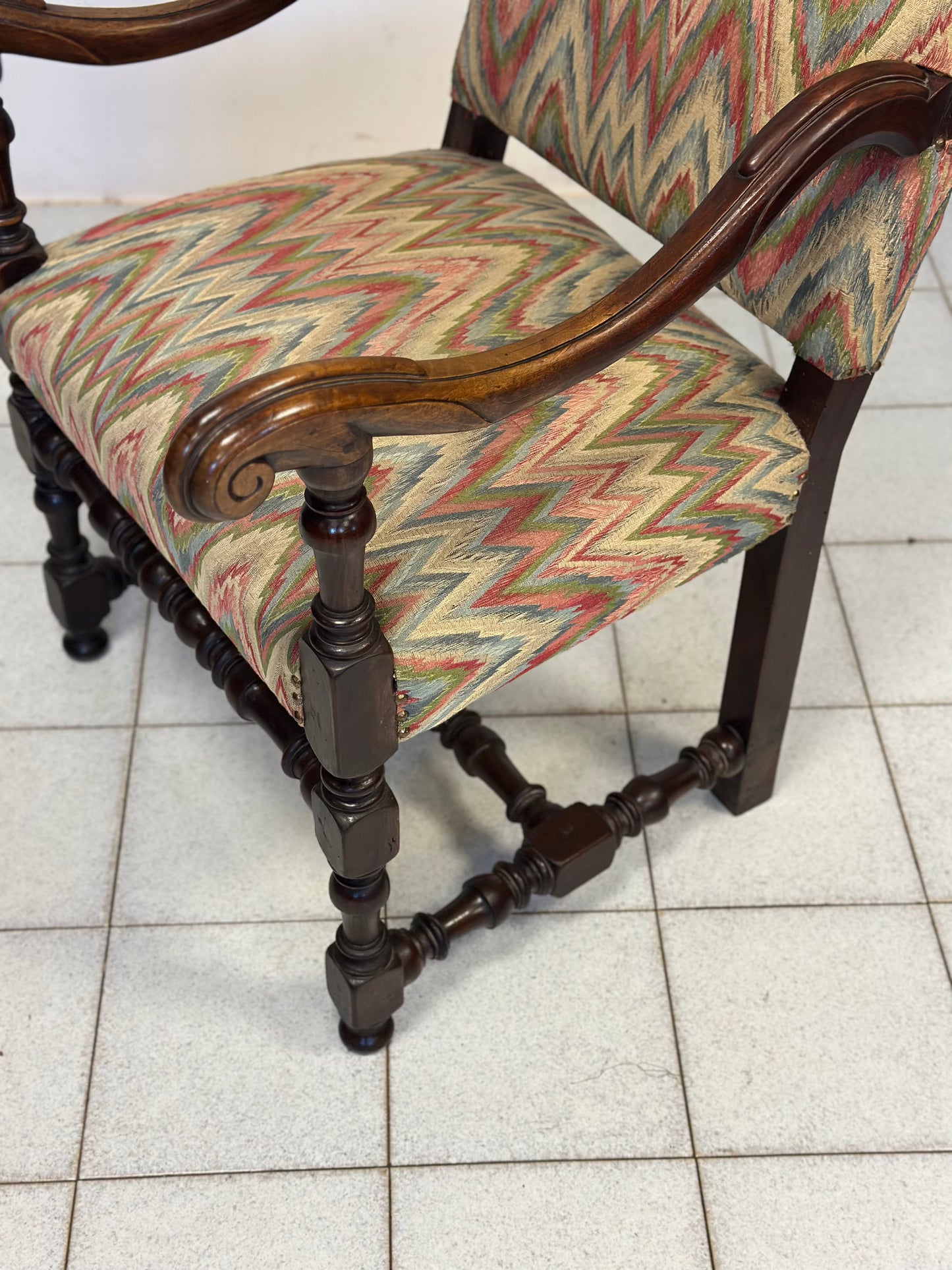 Trono a rocchetto Luigi
XIV lombardo noce