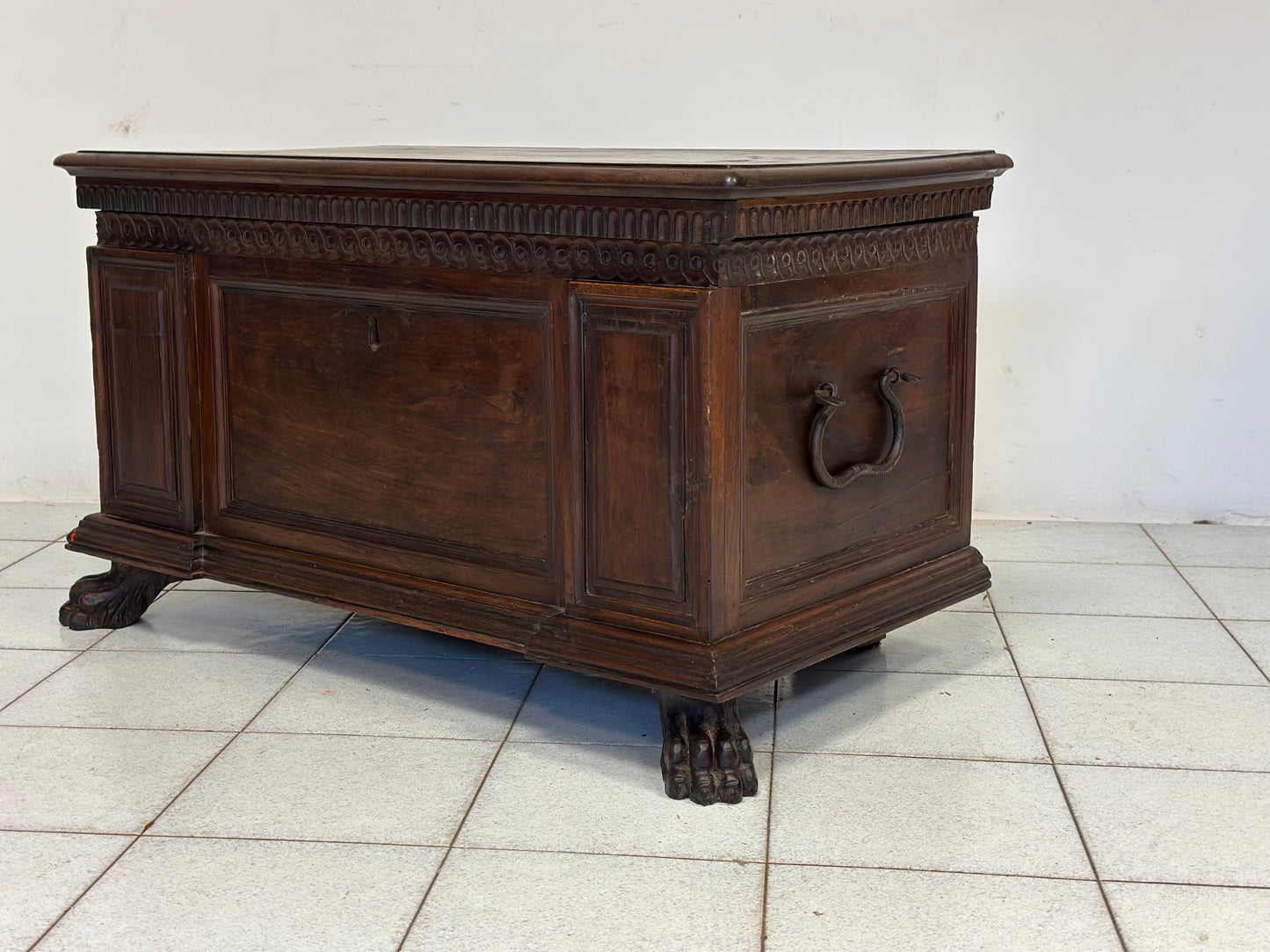 Piccola cassapanca lombarda . XVIII secolo