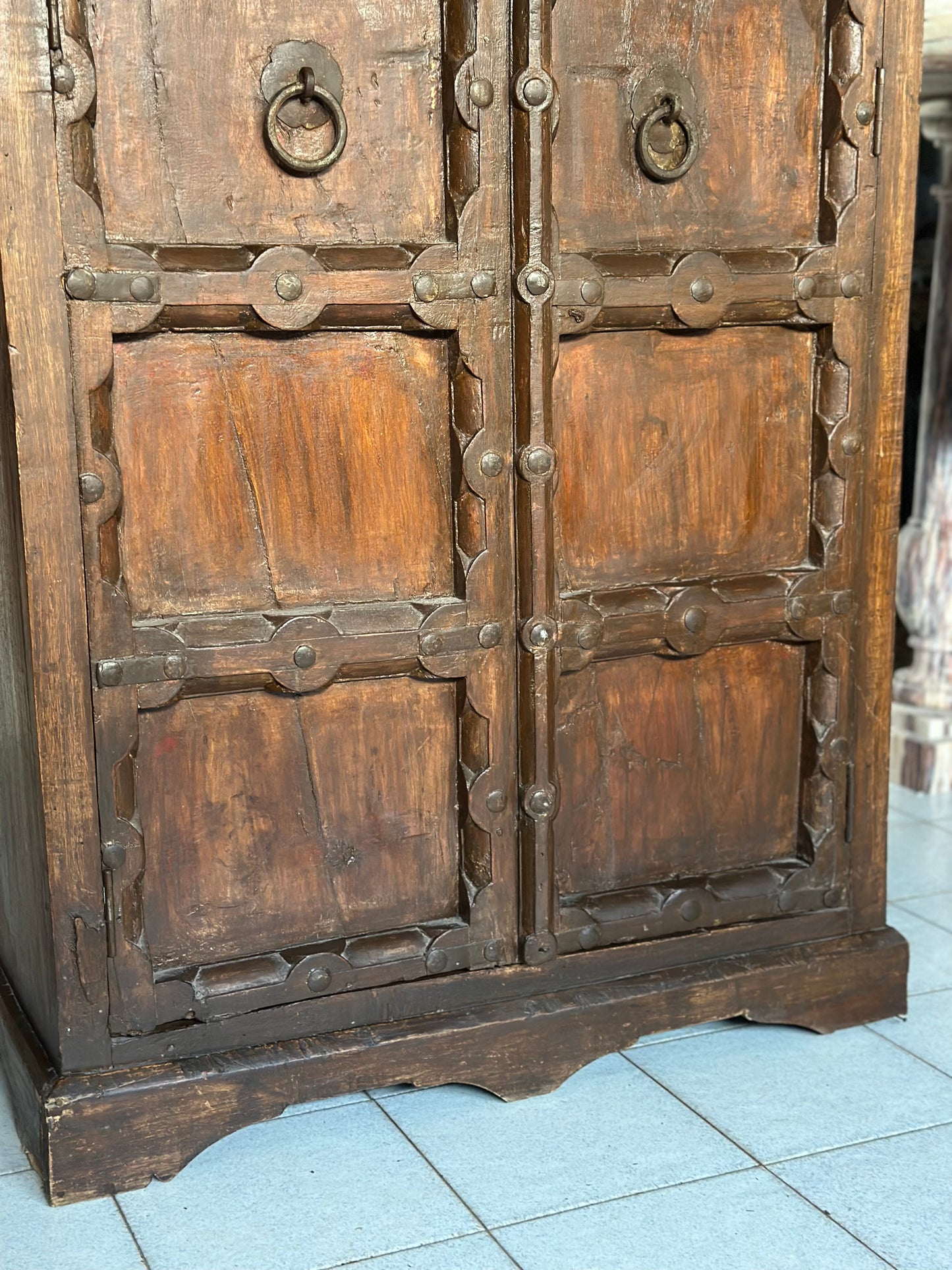 Armadio due ante in legno di teak manifattura orientale fine 700