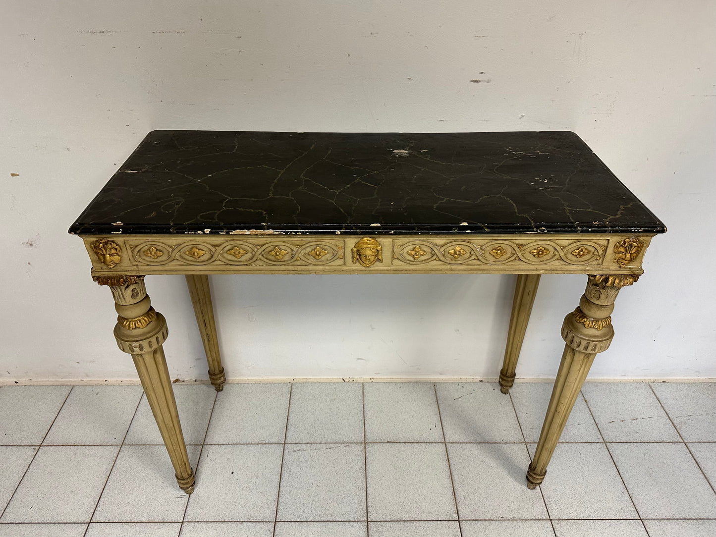Consolles Luigi XIV in lacca e oro . Marche XVIII secolo