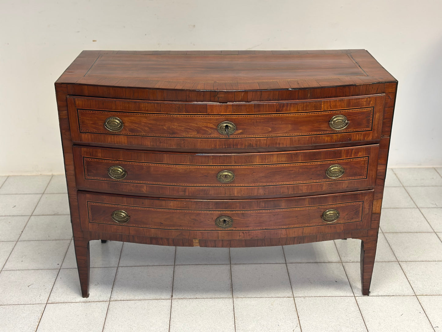 Cassettone a balestra . Verona/ Vicenza Luigi XVI. Fine 700