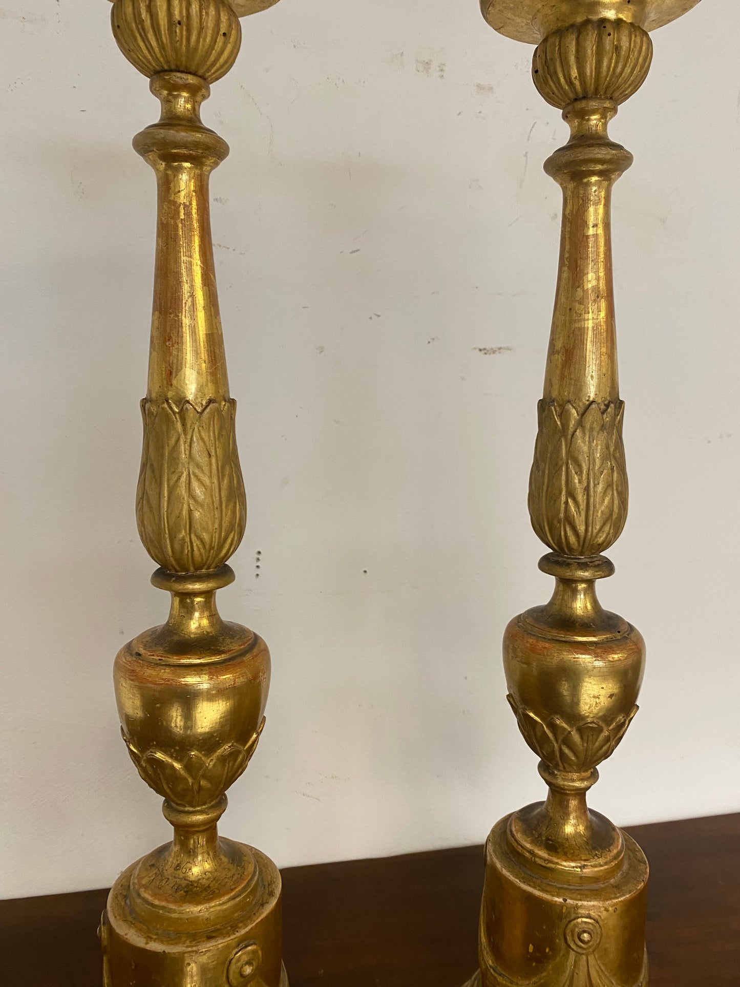 Coppia di candelieri primo impero . Inizio XIX secolo. 80 cm