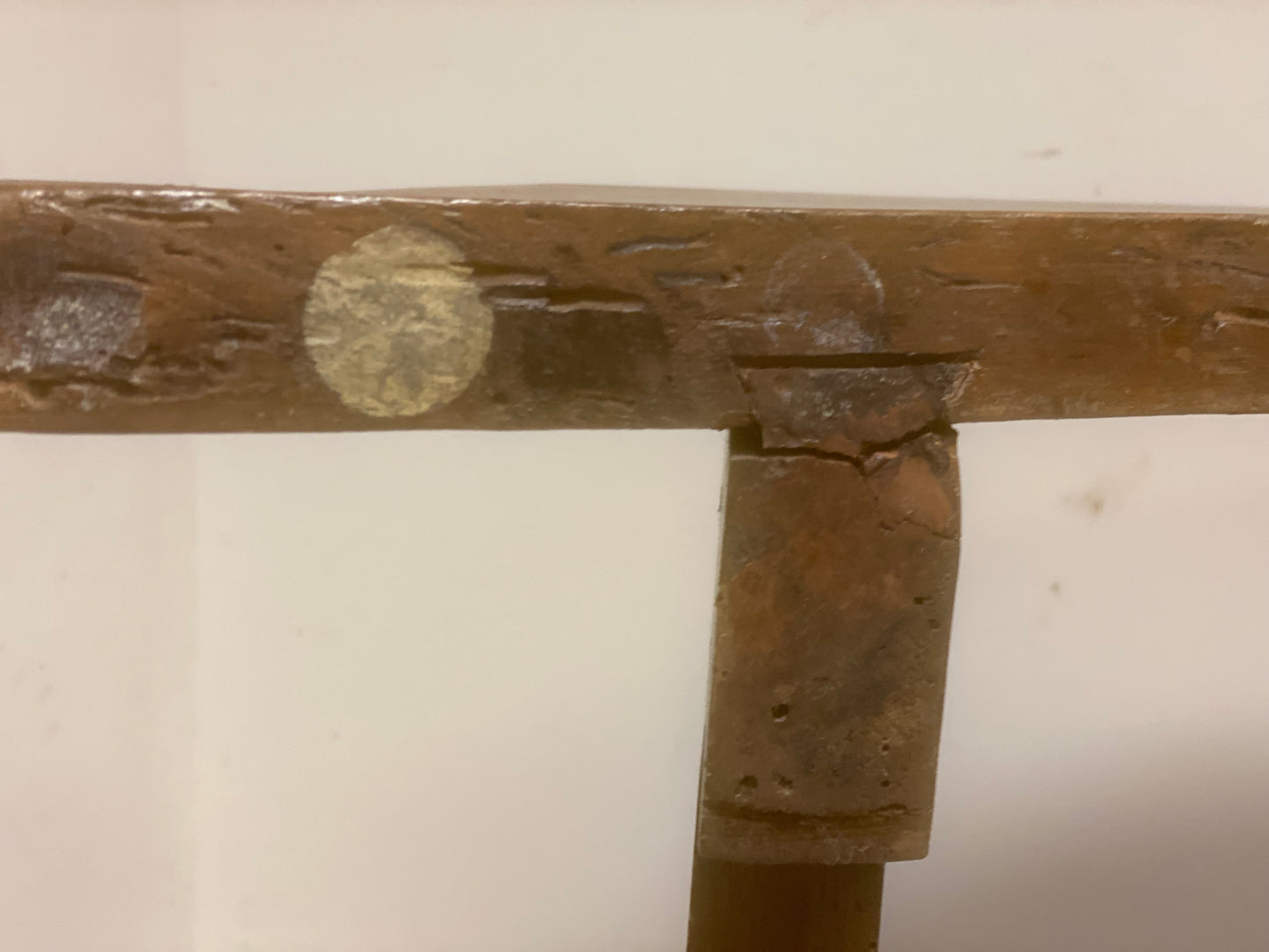 tavolo ovale formato da due semi consolle a lira. Lombardia fine '600