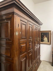 Armadio quattro porte Luigi XIV . Modena pieno 600