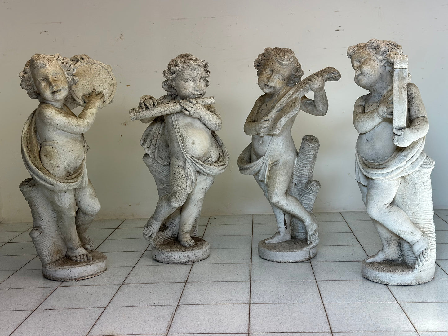 Gruppo di quattro Angeli con strumenti musicali.Inizio XX secolo