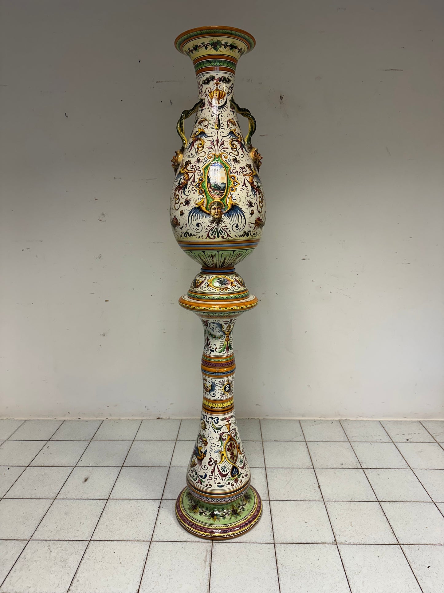 Egisto Fantecchi Primo 900 vaso con colonna maiolica dipinta