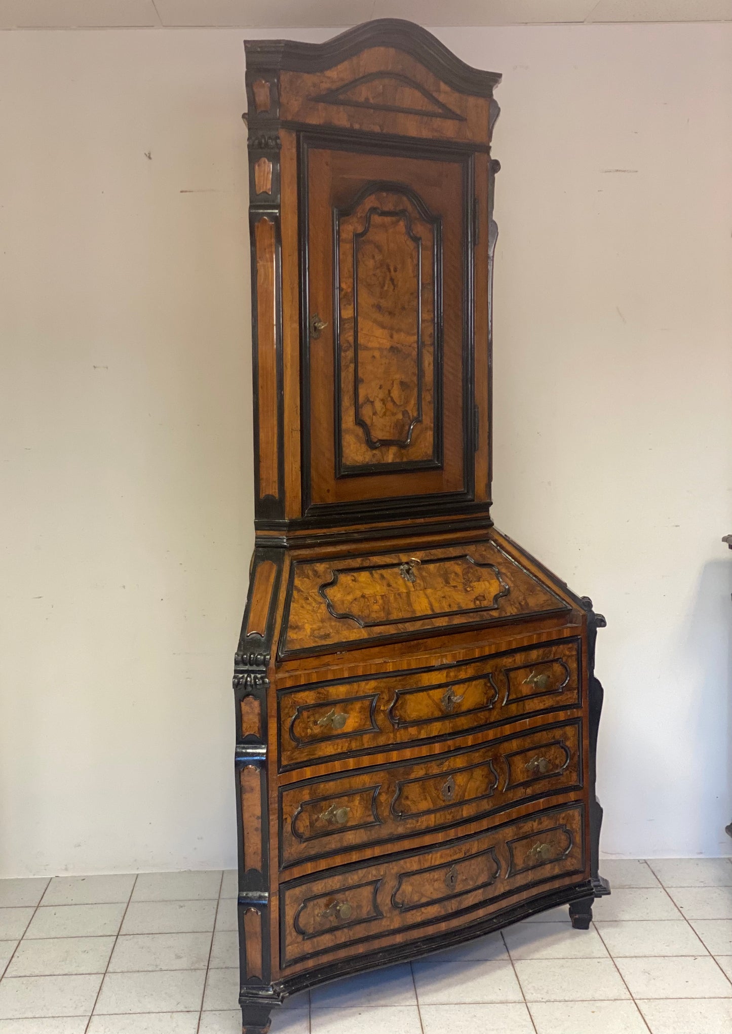 Trumeau Lombardo Luigi XV ad angolo . Milano primi 700