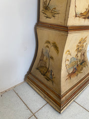 Orologio a pendolo da terra laccato e dipinto . XIX secolo