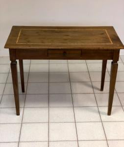 Louis XVI walnut table. Modena late 18th century
