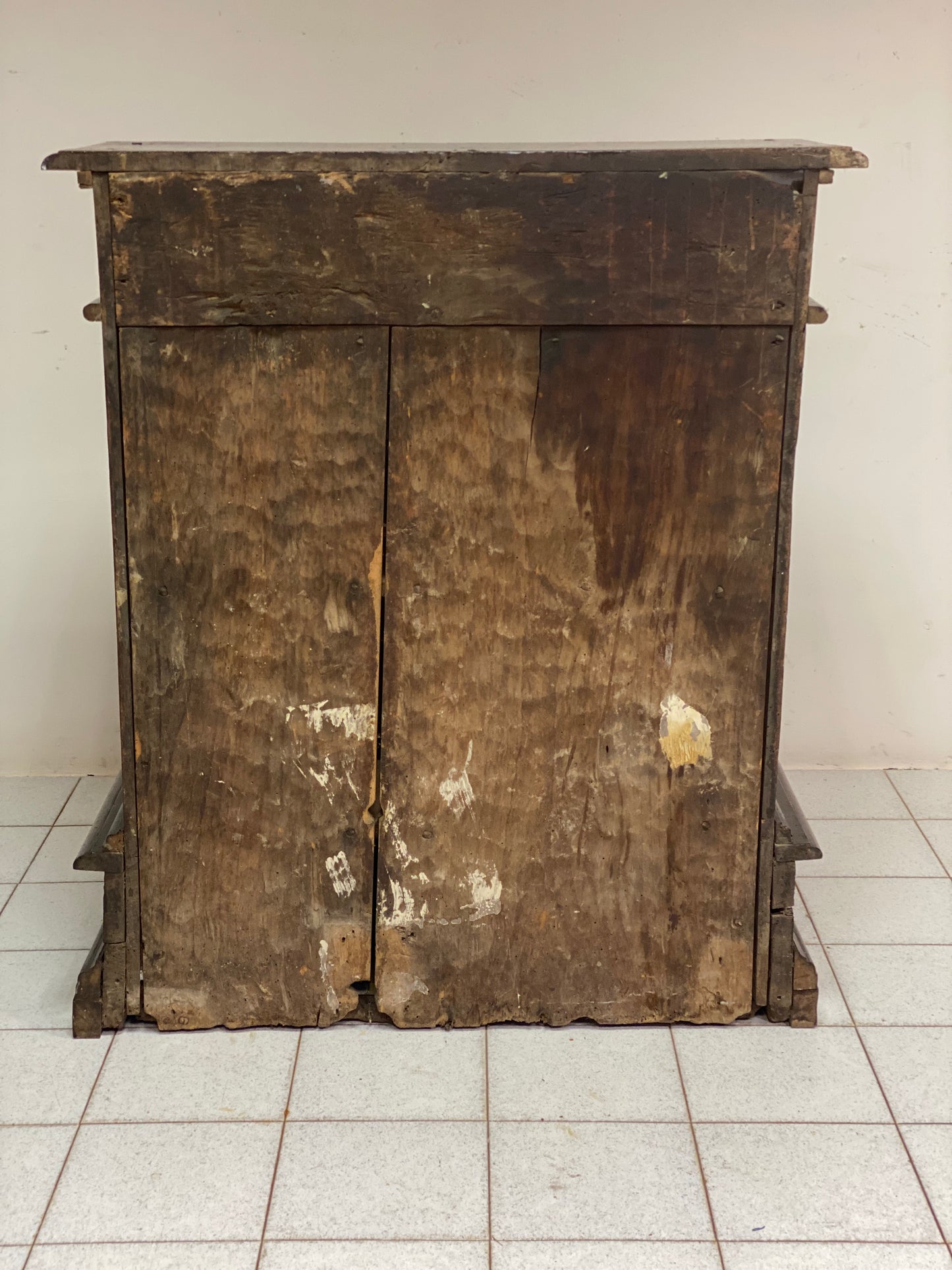 Louis XIV carved kneeler, Lombardy, 17th century.