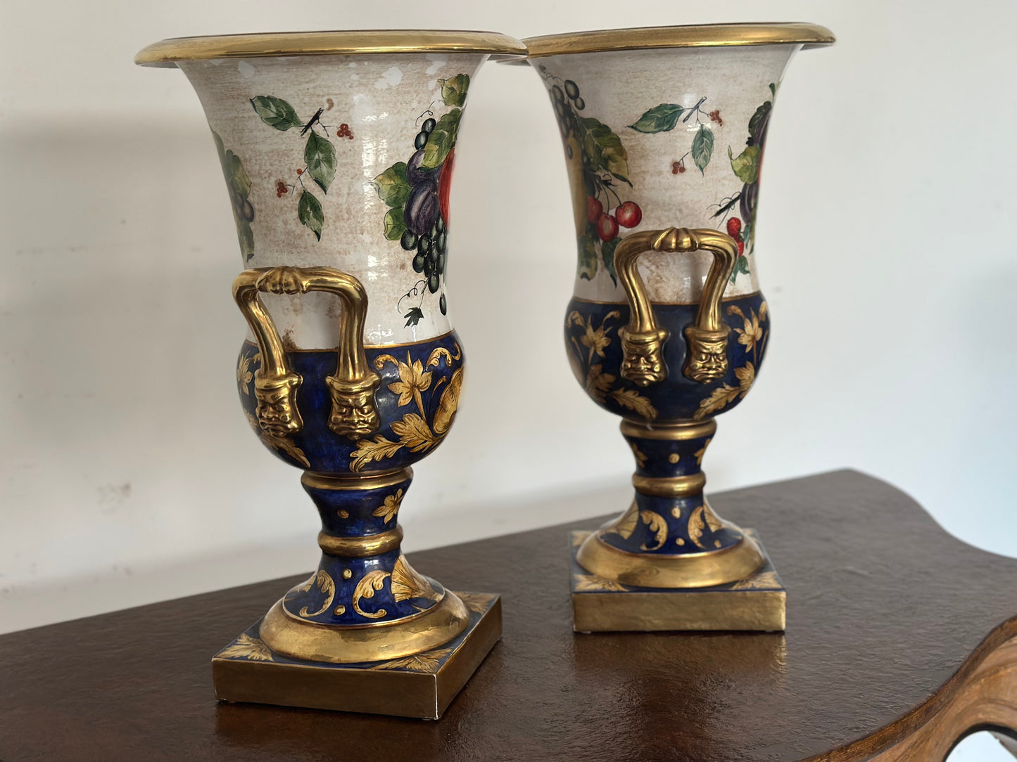 Coppia di Vasi Medicei . Batignani XX secolo 51 cm