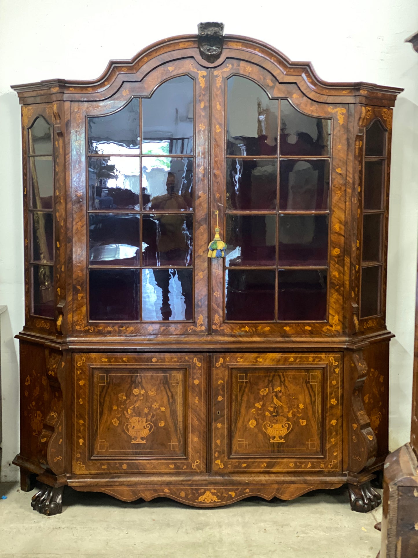 Credenza vetrina olandese .XIX secolo