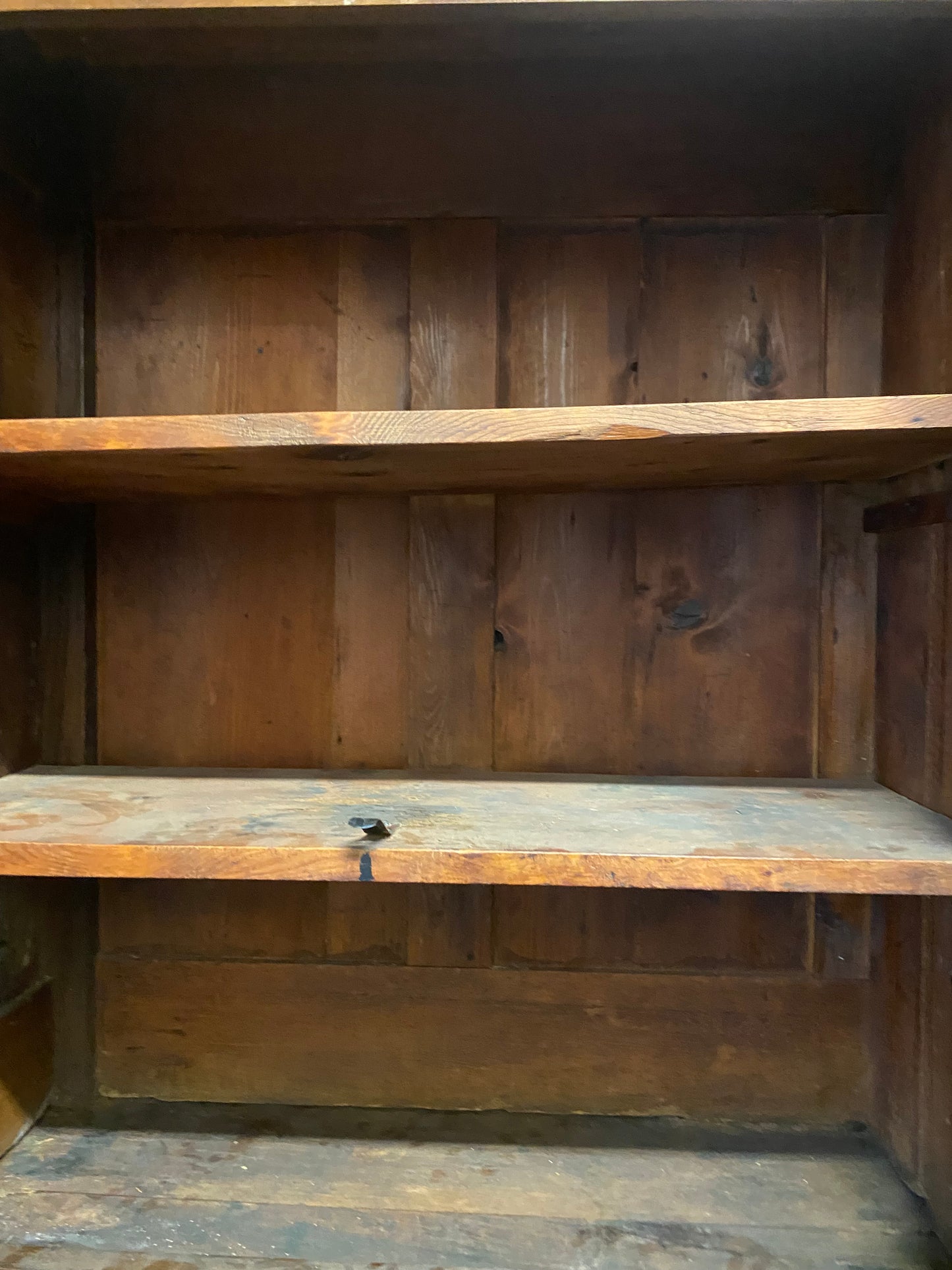 Credenza libreria con alzata noce . Fine XVIII secolo