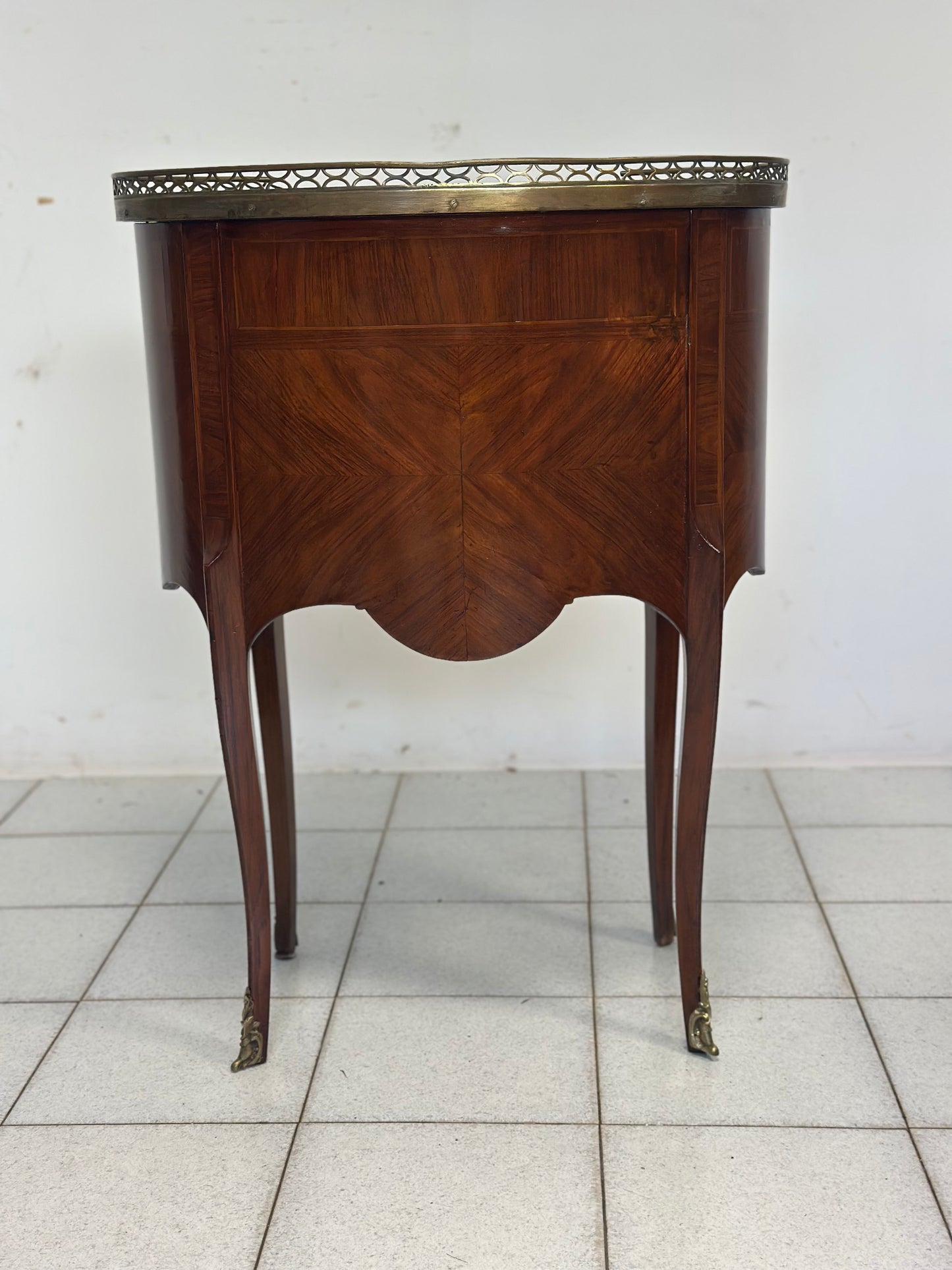 Tavolino Ovale Francese con Cassetti, del 1800 Riccamente intarsiato ( restaurato )