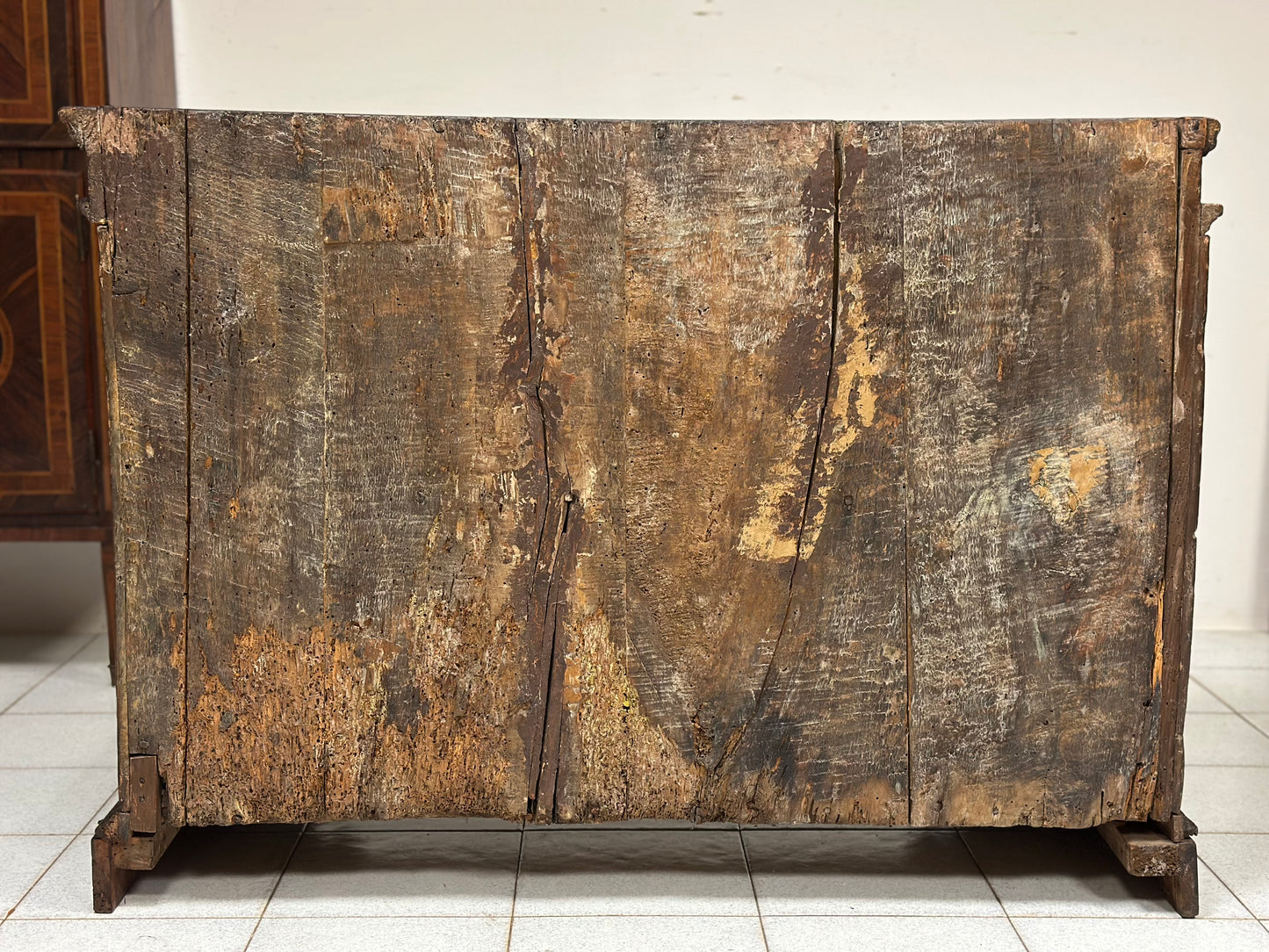 Credenza rustica Luigi XIV . Emilia fine 600 inizio 700