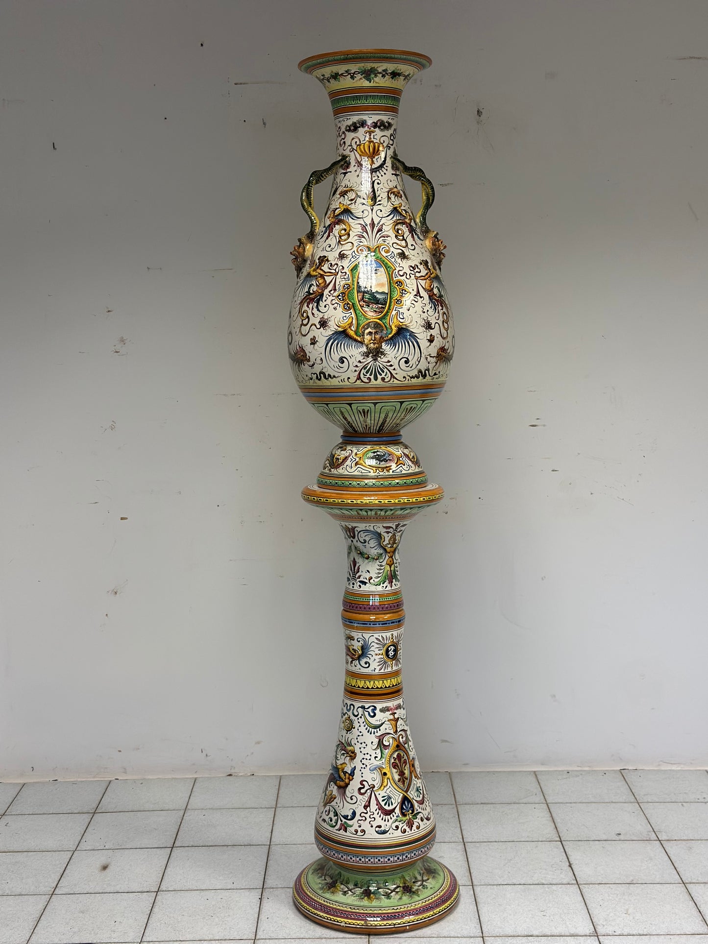 Egisto Fantecchi Primo 900 vaso con colonna maiolica dipinta