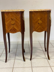 Coppia di comodini napoleone III bombati lastronati bois de rose fine XIX / XX secolo