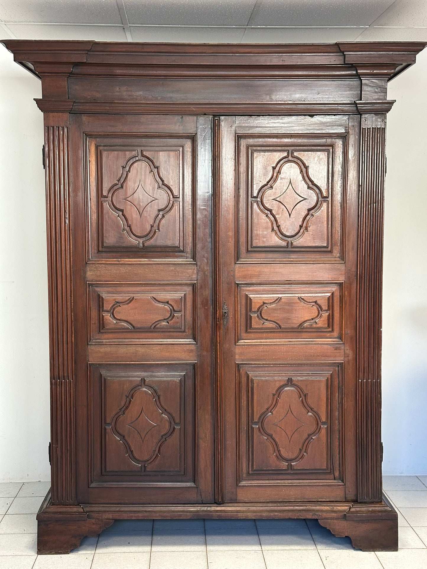 Armadio Luigi XIV . Genova fine 600