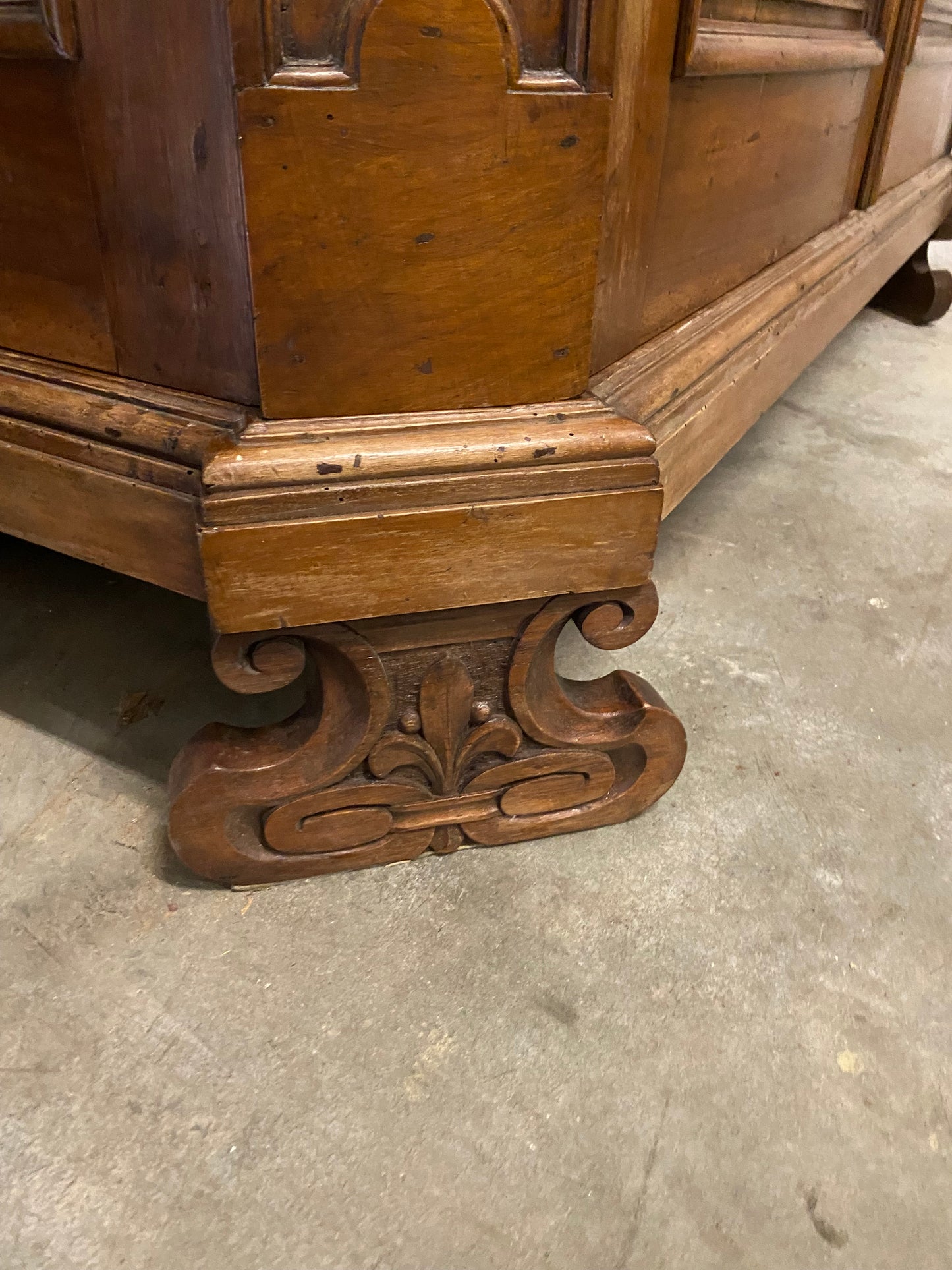 Armadio Luigi XIV Lombardo . Piacenza Cremona fine 600