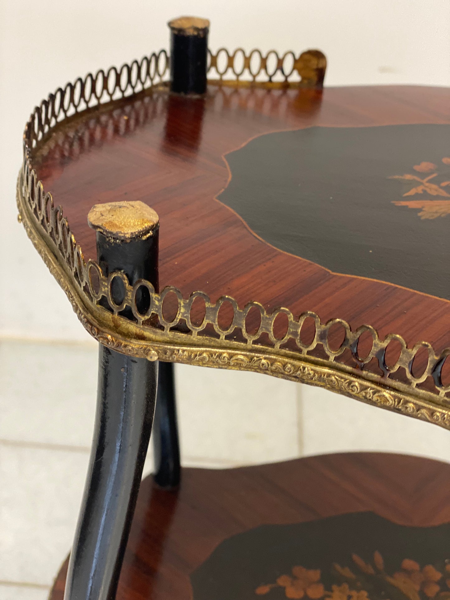 Etagere Napoleone III 800. Restaurato