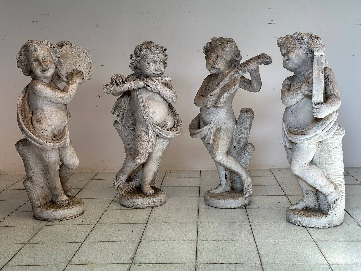 Gruppo di quattro Angeli con strumenti musicali.Inizio XX secolo