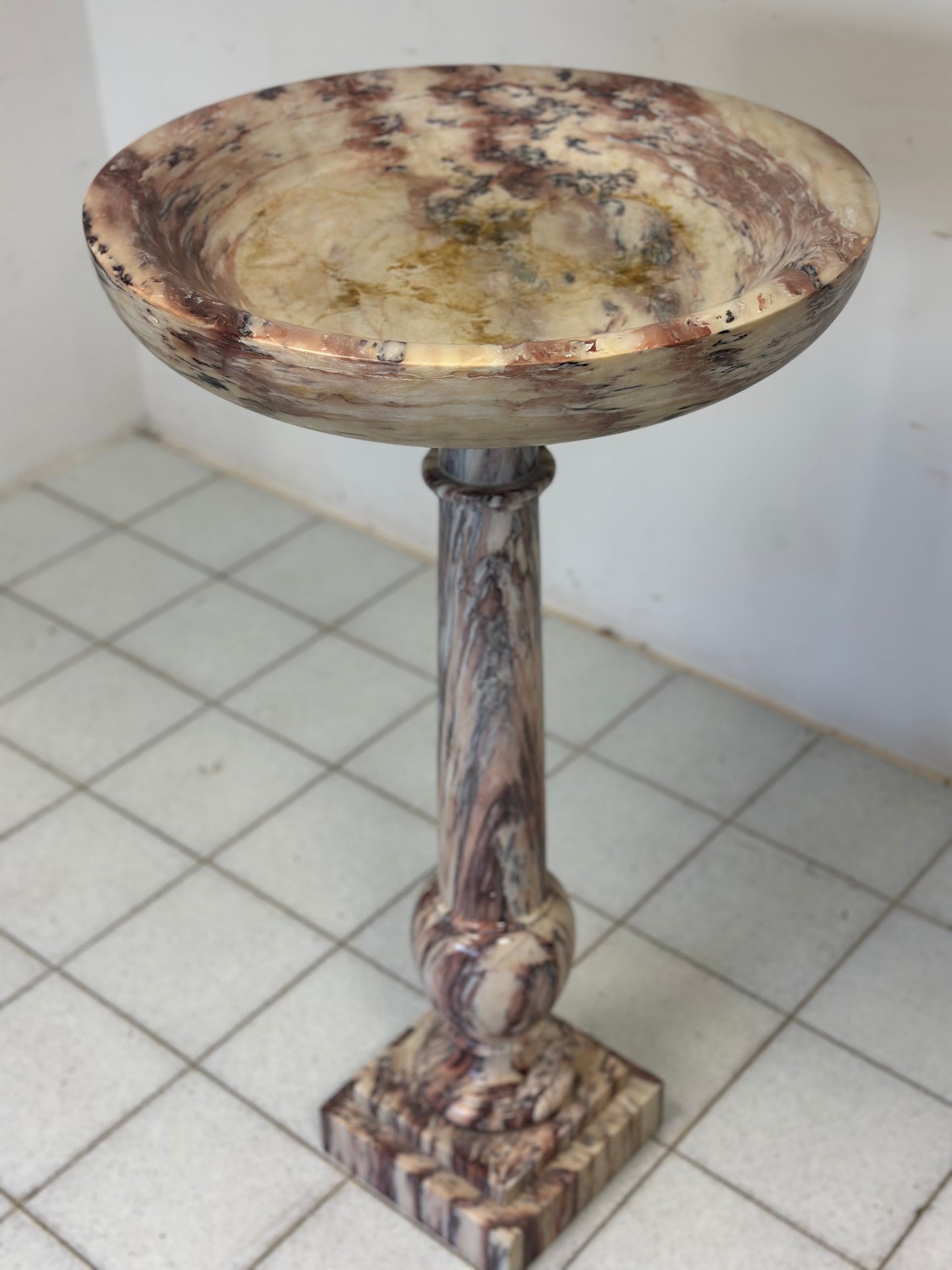 ACQUASANTIERA INIZI XX SECOLO
IN MARMO ARABESCATO DI CARRARA