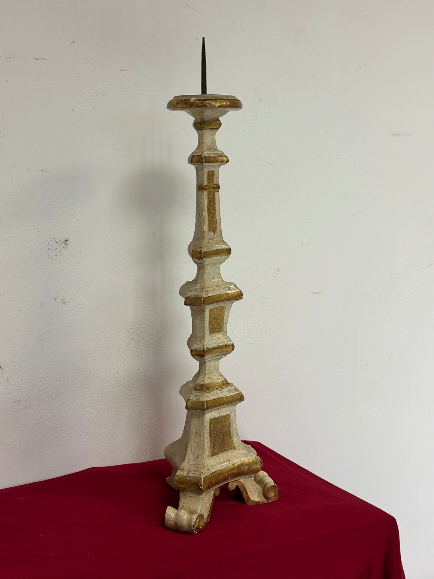 Candeliere Luigi XV laccato e dorato